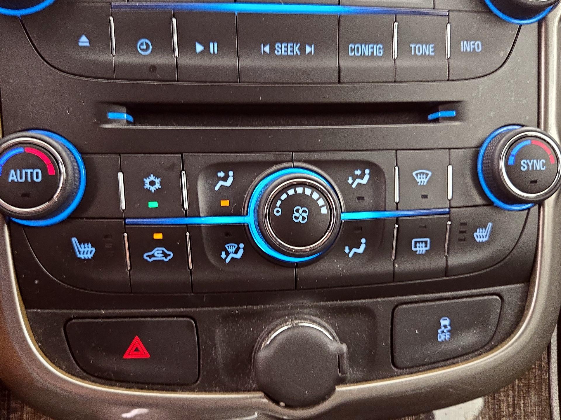 Thumbnail: 2014 Chevrolet Malibu - 17