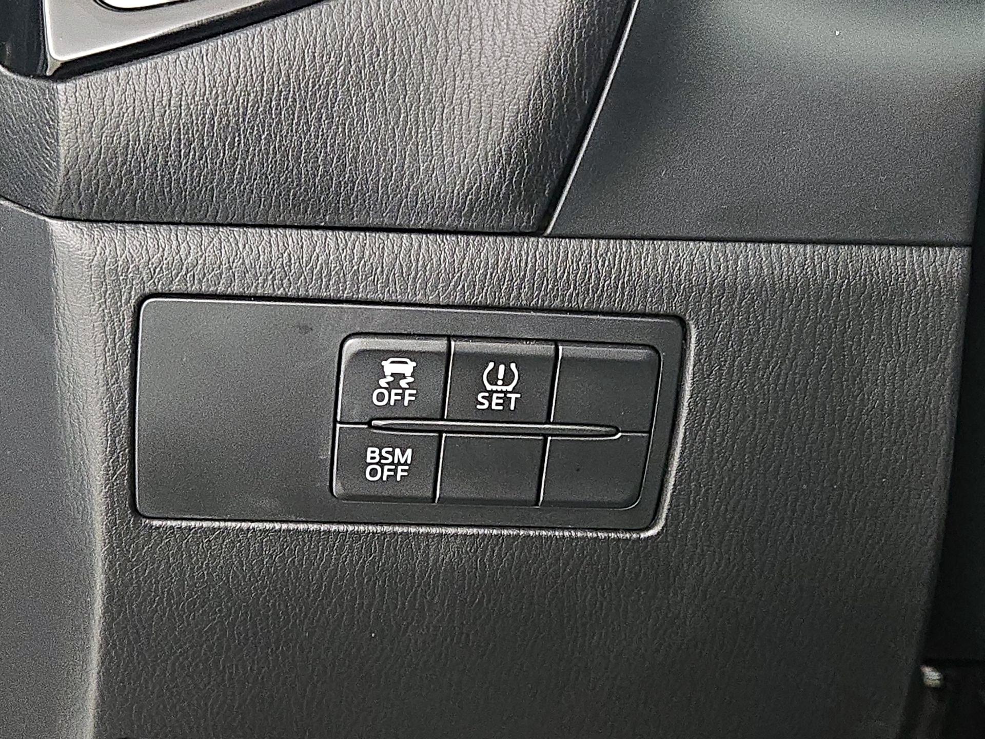 Thumbnail: 2014 Mazda Mazda3 - 13