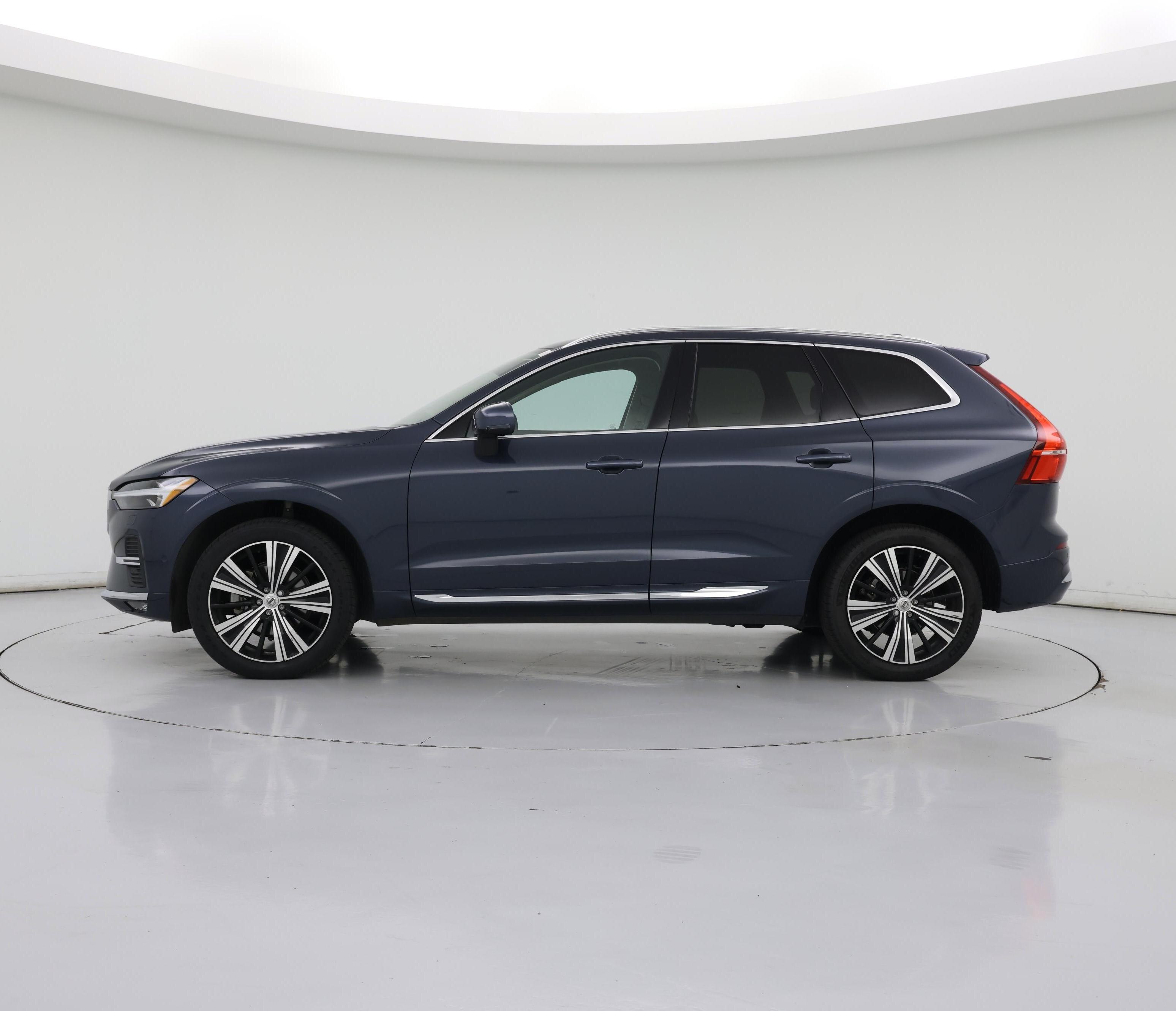 Thumbnail: 2022 Volvo XC60 - 3