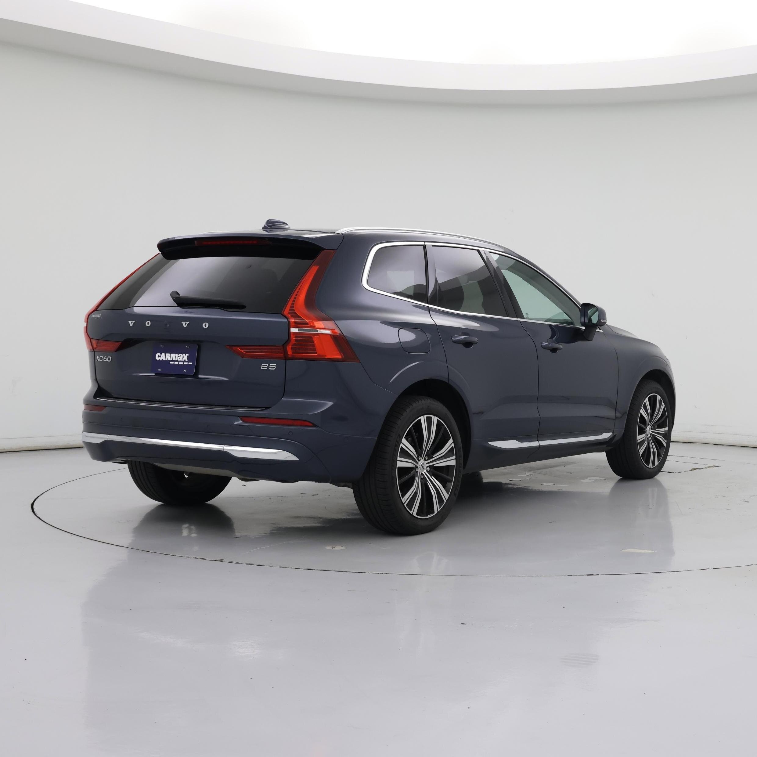 Thumbnail: 2022 Volvo XC60 - 8