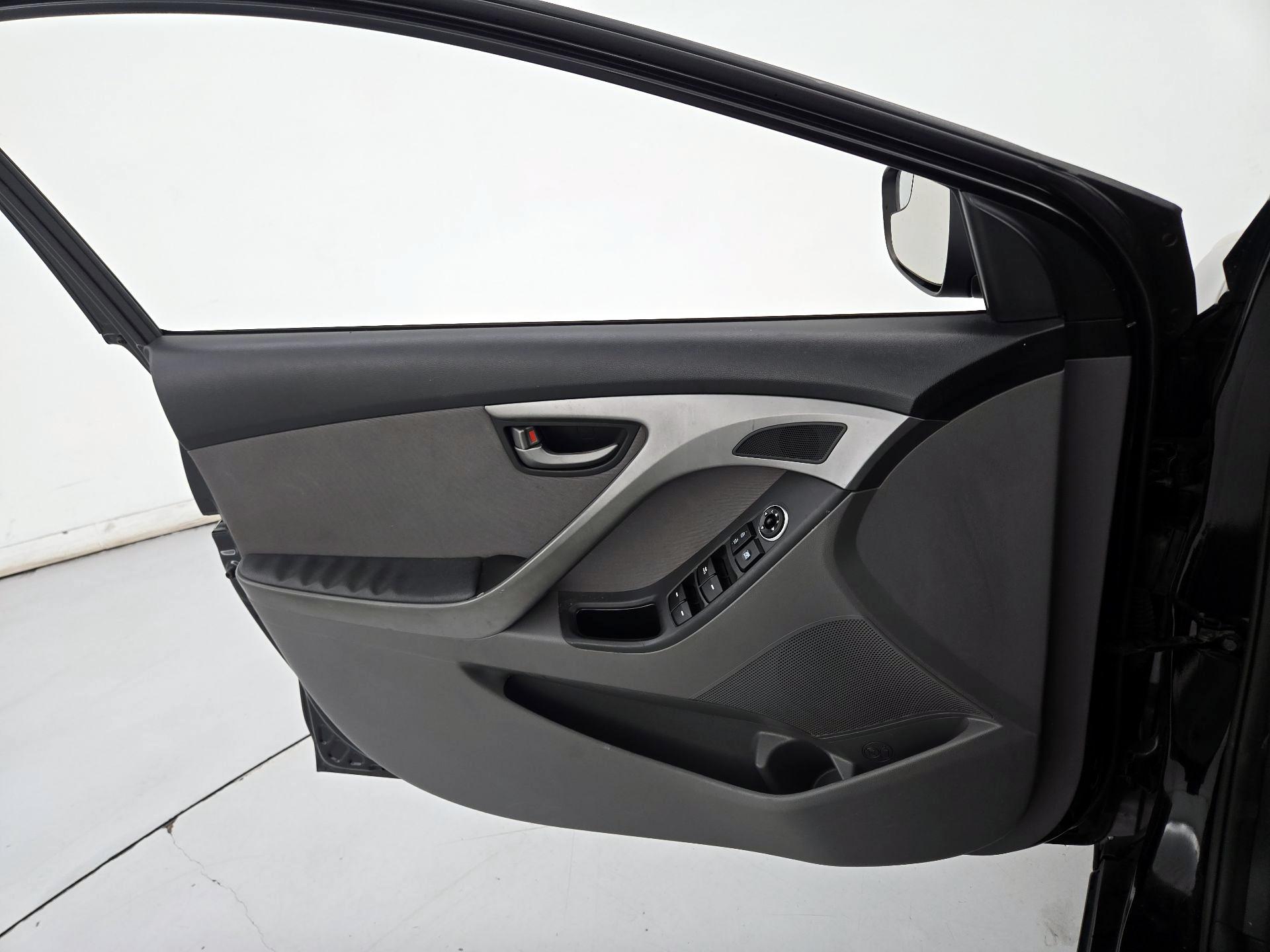 Thumbnail: 2015 Hyundai Elantra - 12