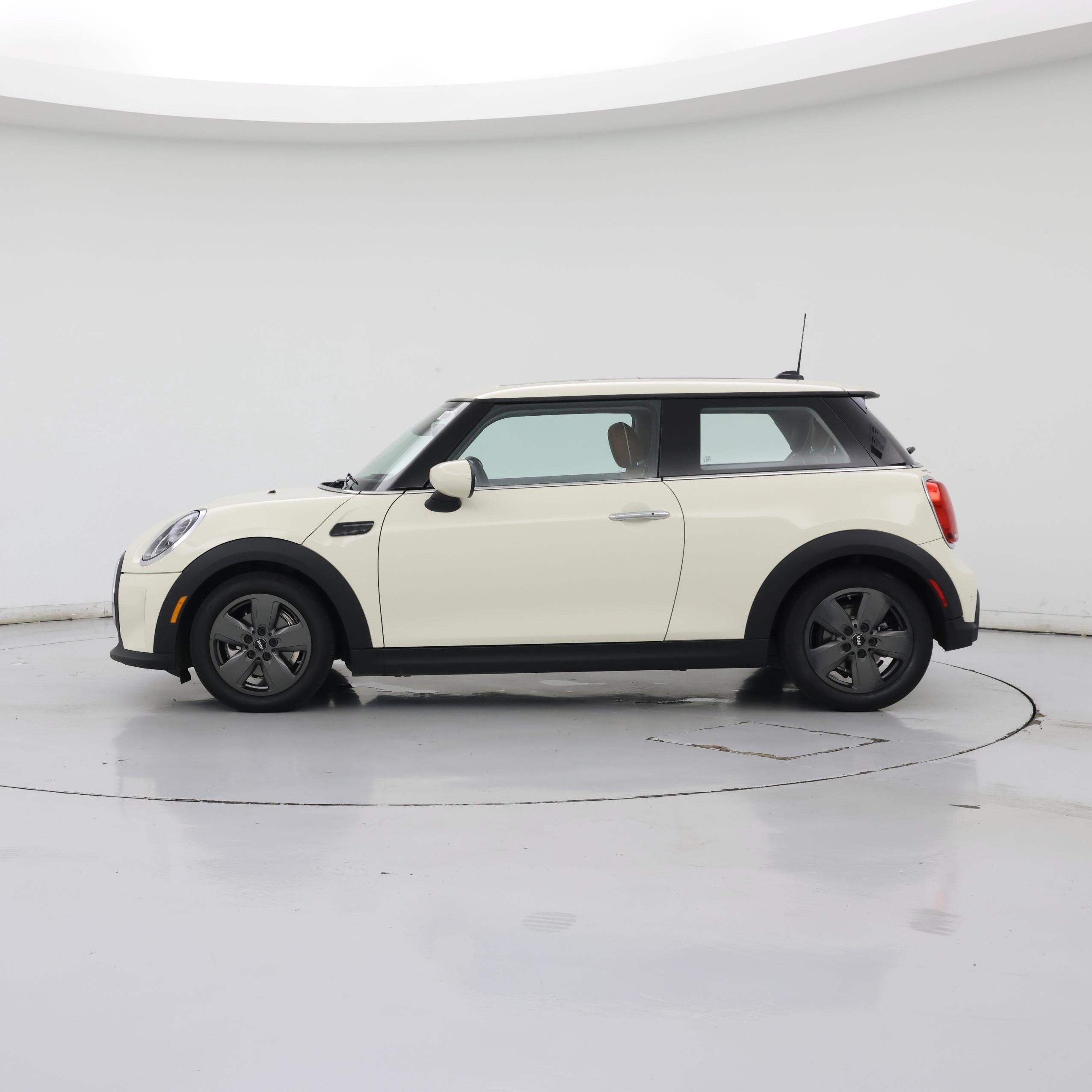 Thumbnail: 2022 MINI Cooper Hardtop - 3