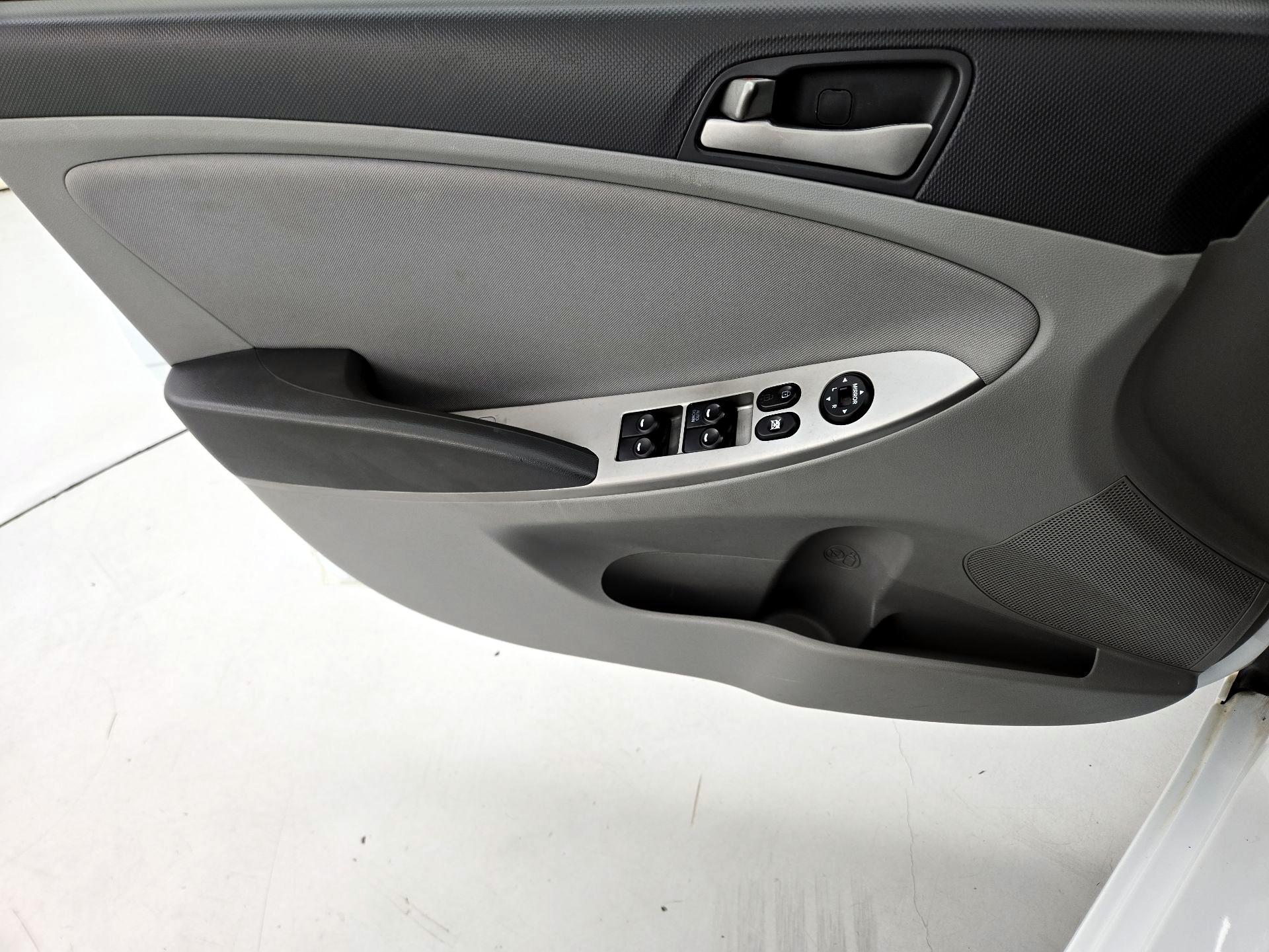 Thumbnail: 2016 Hyundai Accent - 12