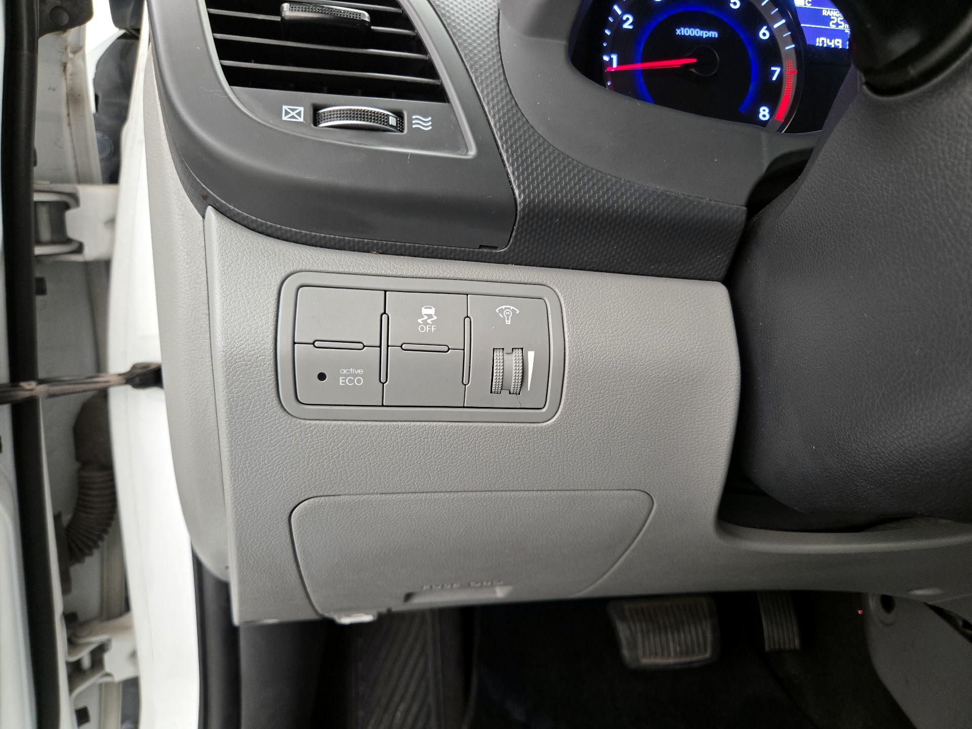 Thumbnail: 2016 Hyundai Accent - 13