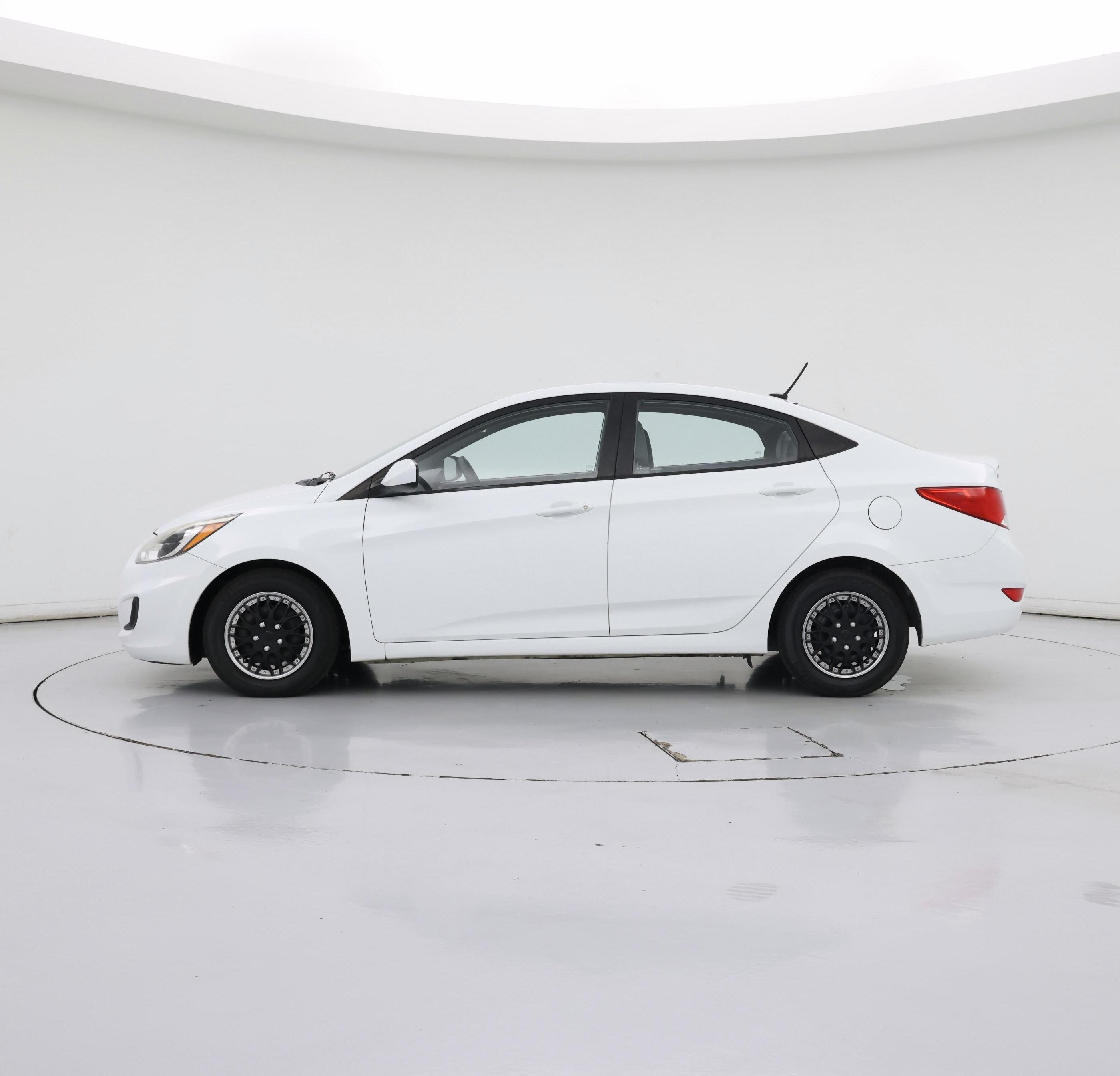 Thumbnail: 2016 Hyundai Accent - 3