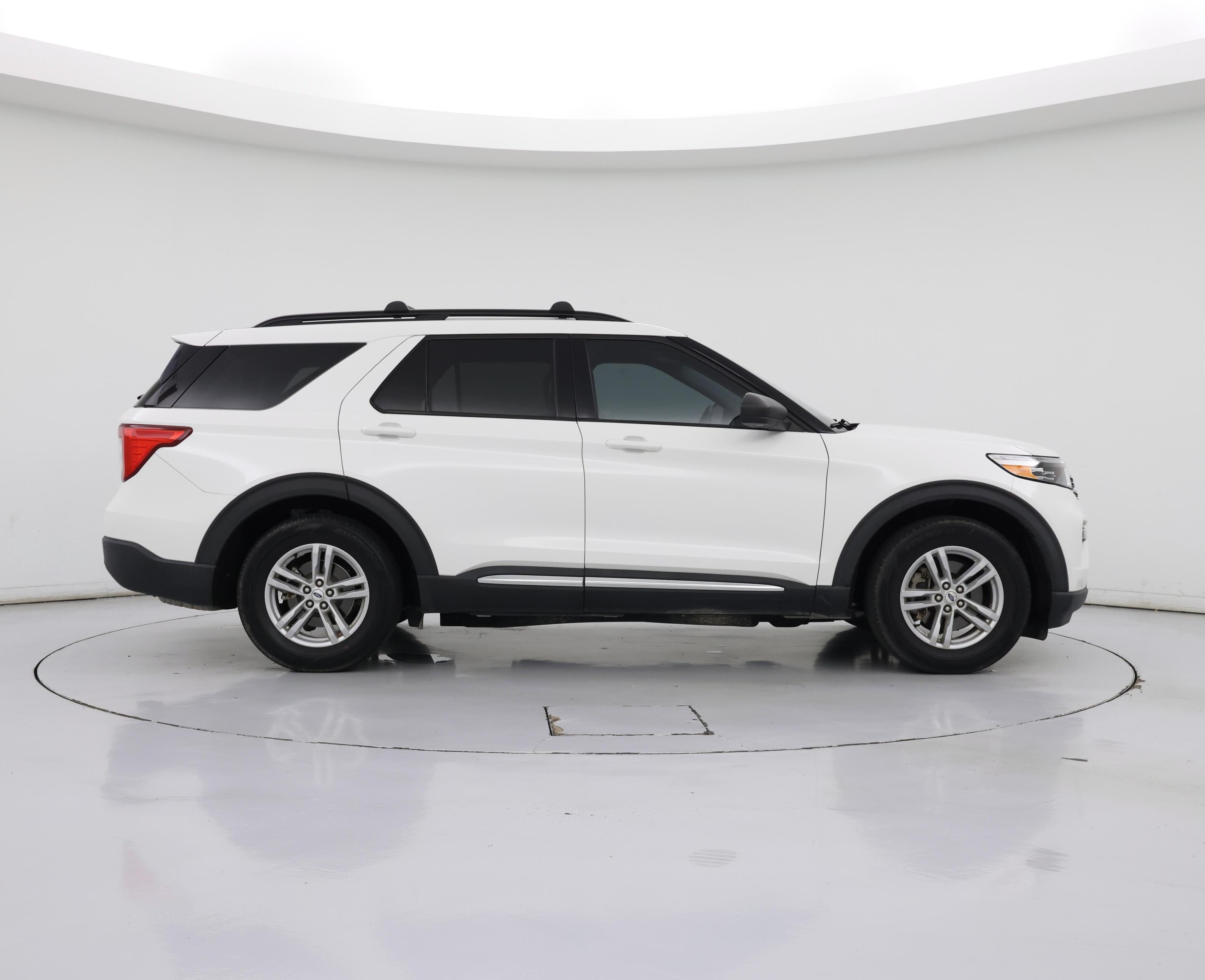 Thumbnail: 2021 Ford Explorer - 7