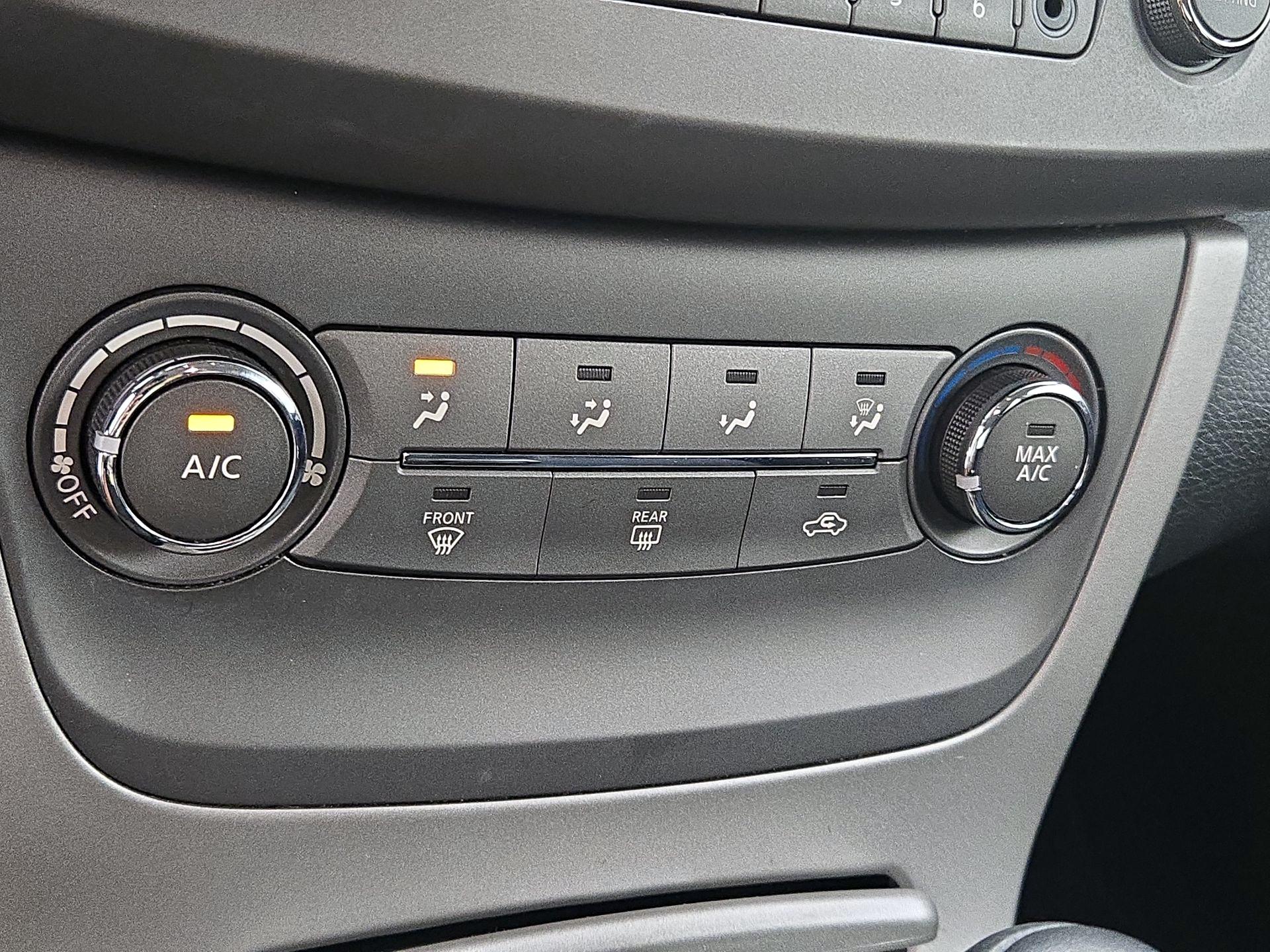 Thumbnail: 2014 Nissan Sentra - 15