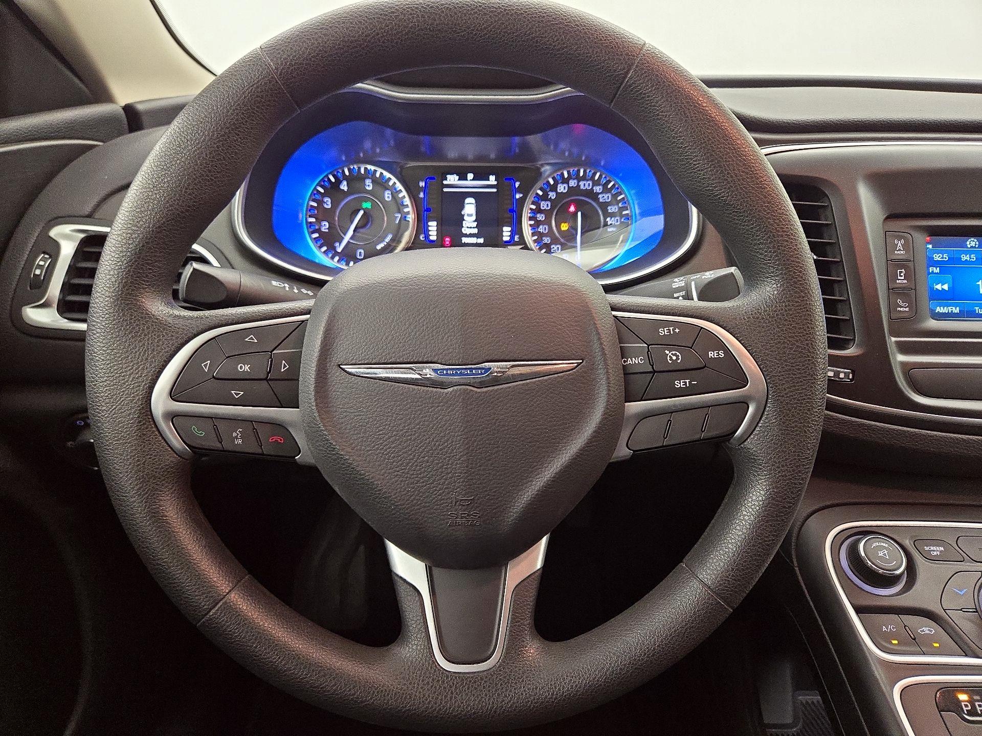 Thumbnail: 2016 Chrysler 200 - 10