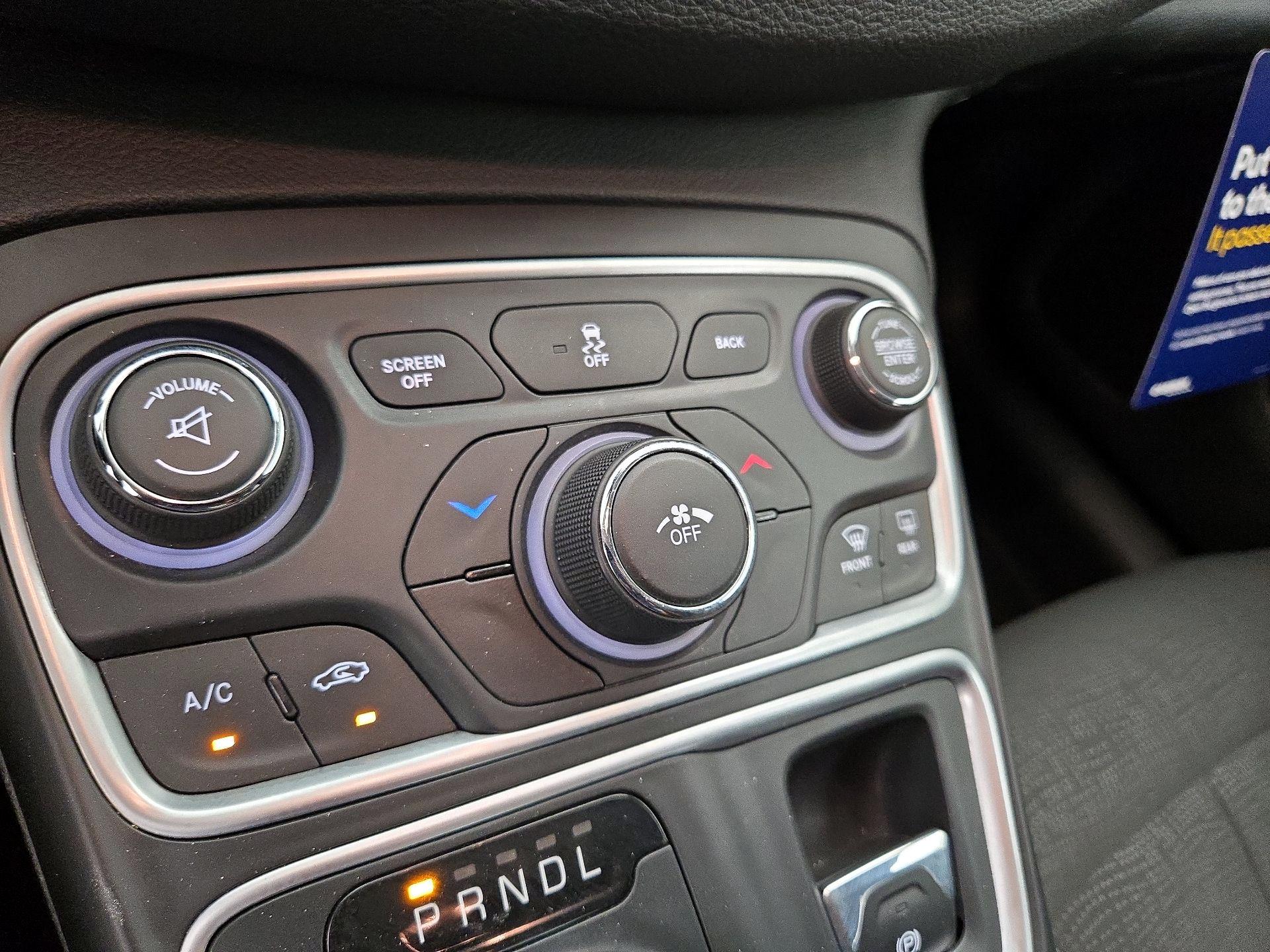 Thumbnail: 2016 Chrysler 200 - 16