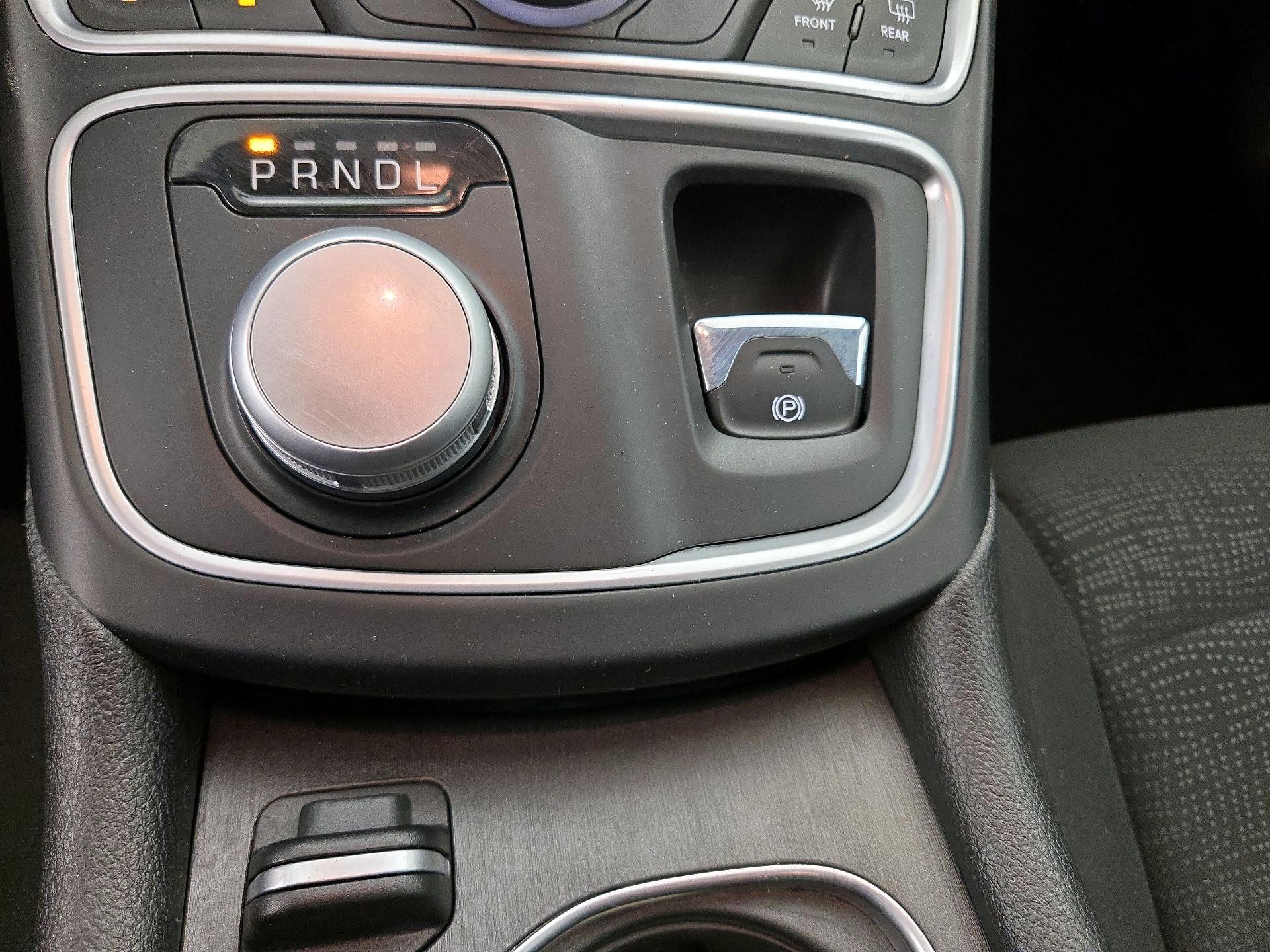 Thumbnail: 2016 Chrysler 200 - 17