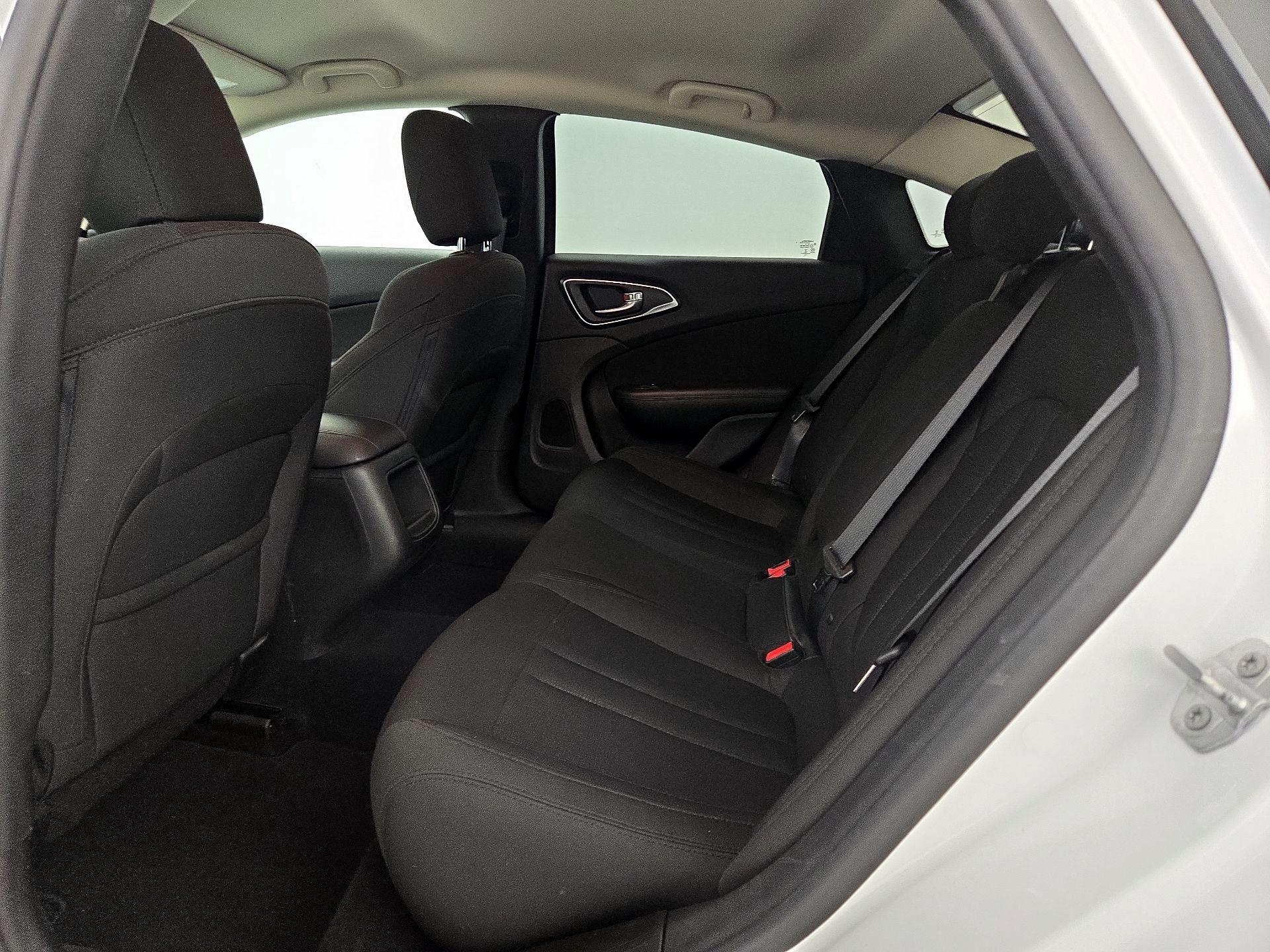 Thumbnail: 2016 Chrysler 200 - 19