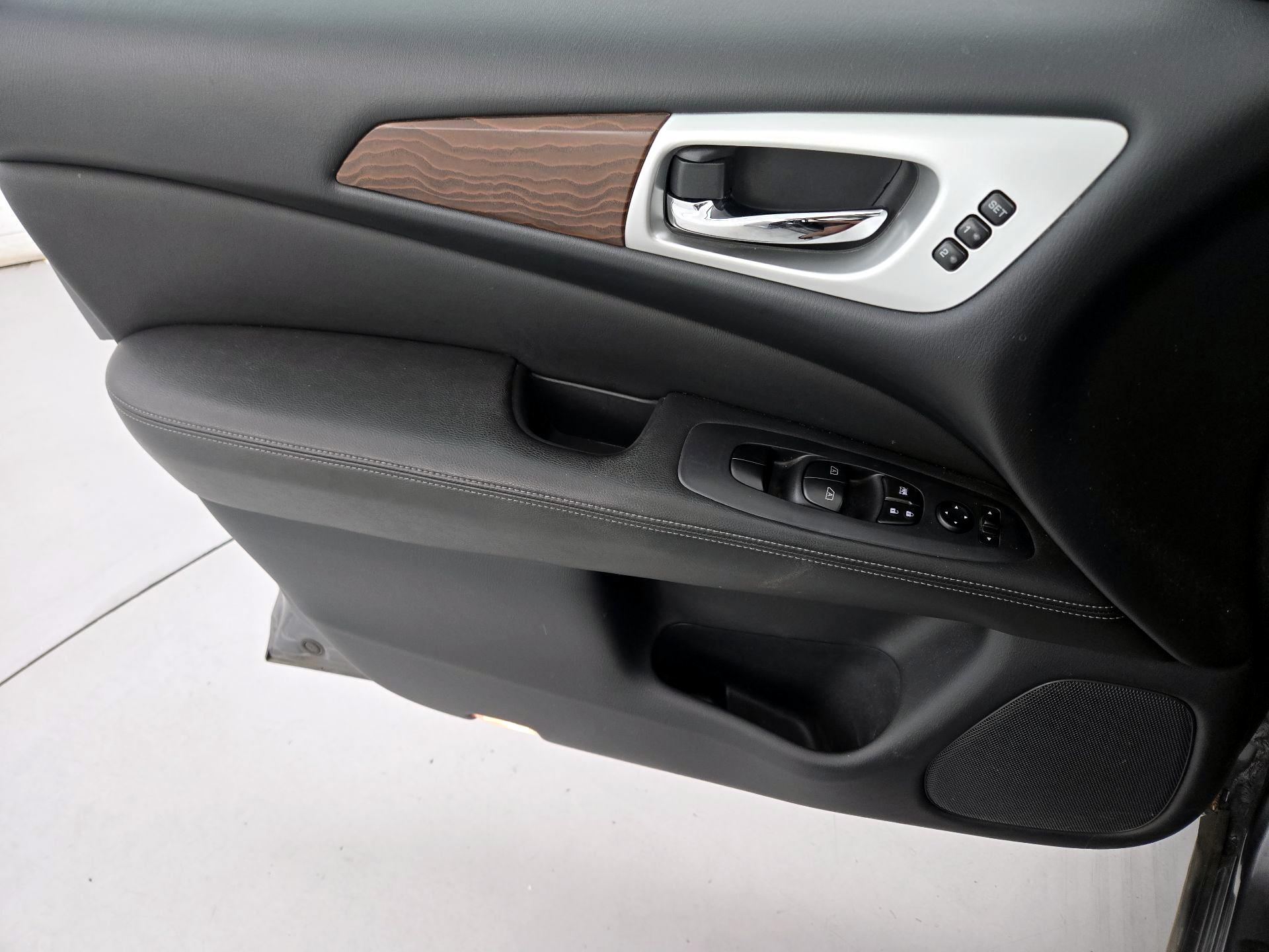 Thumbnail: 2019 Nissan Pathfinder - 12