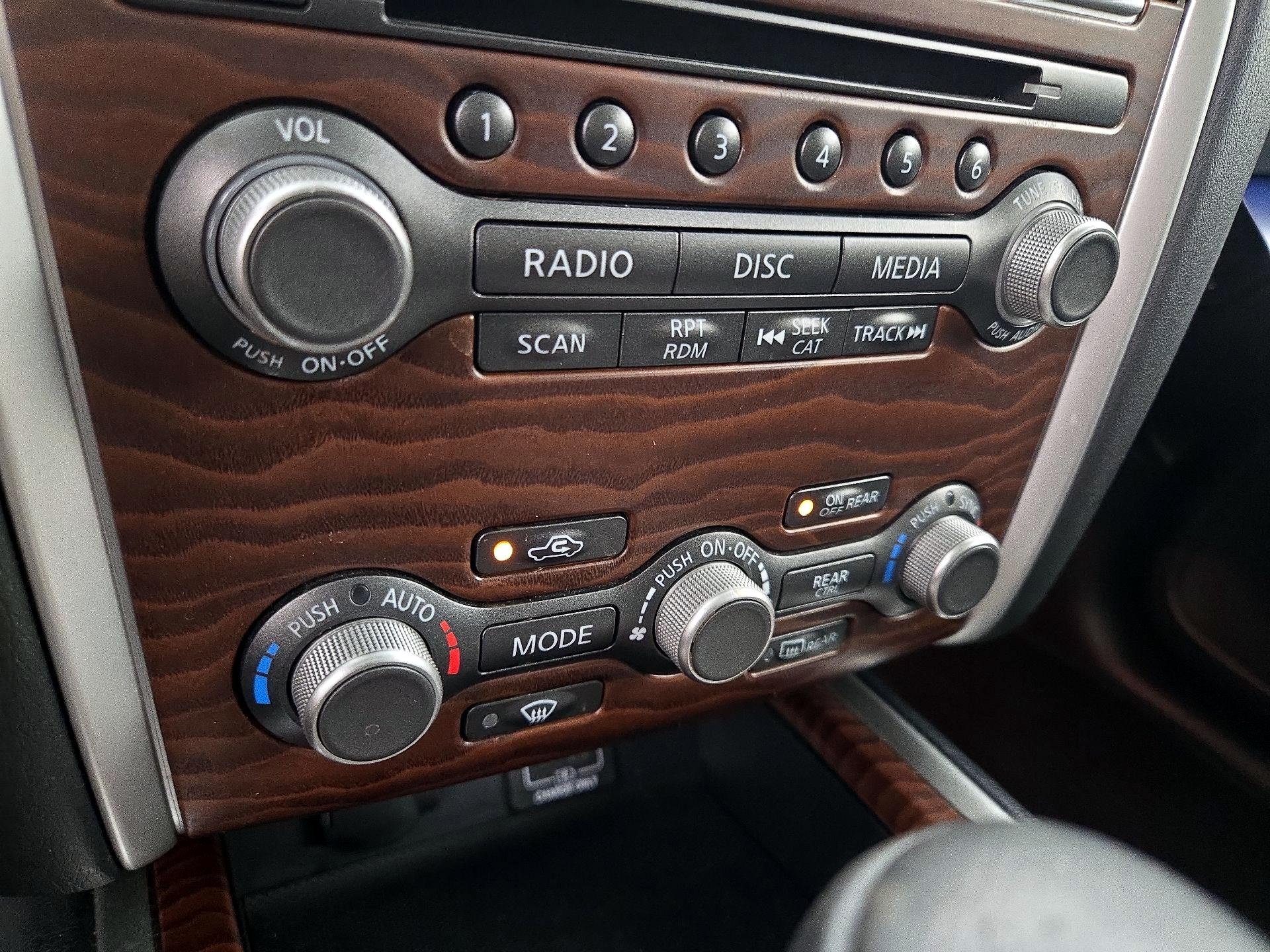 Thumbnail: 2019 Nissan Pathfinder - 17