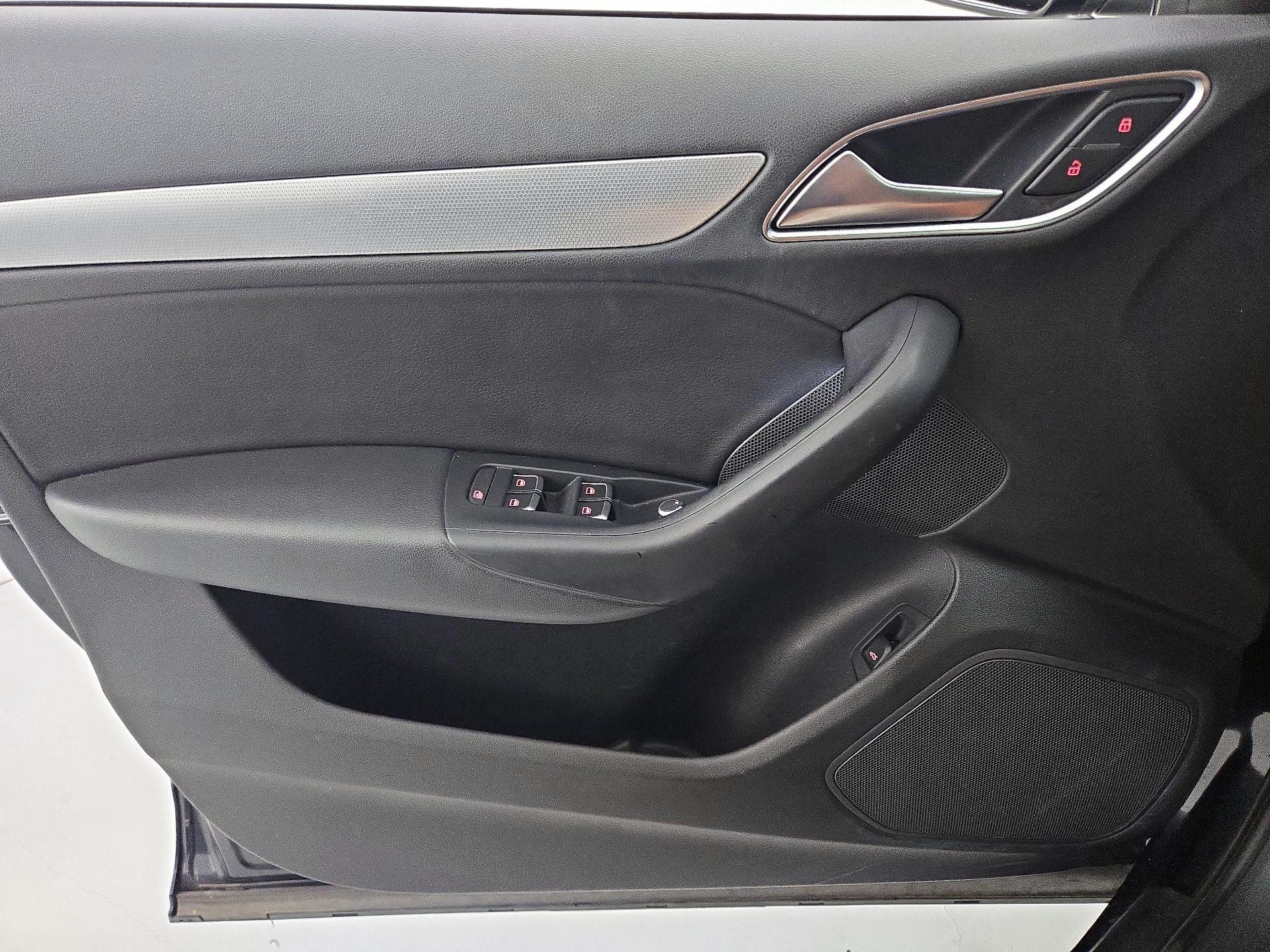 Thumbnail: 2015 Audi Q3 - 12