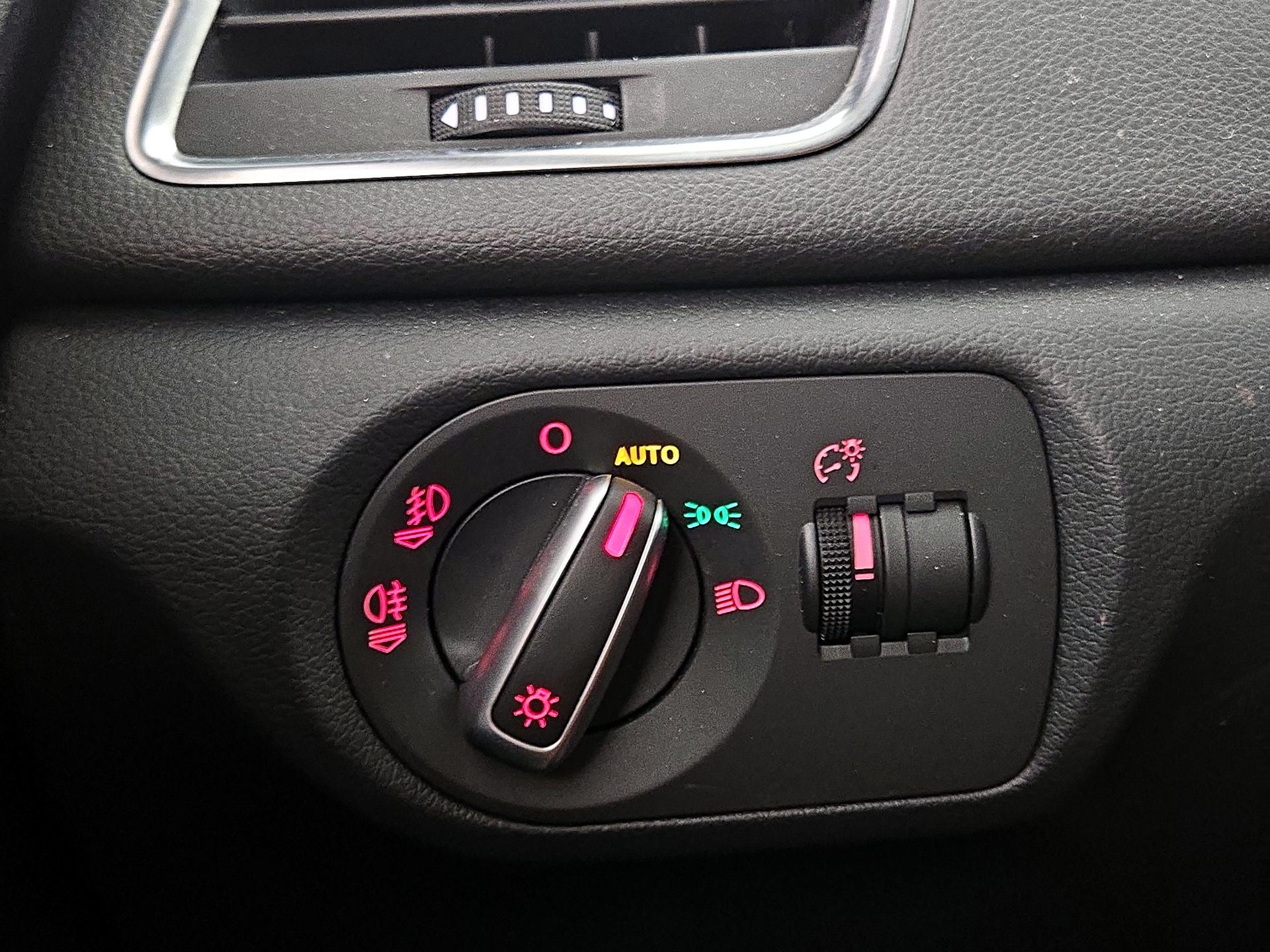 Thumbnail: 2015 Audi Q3 - 13