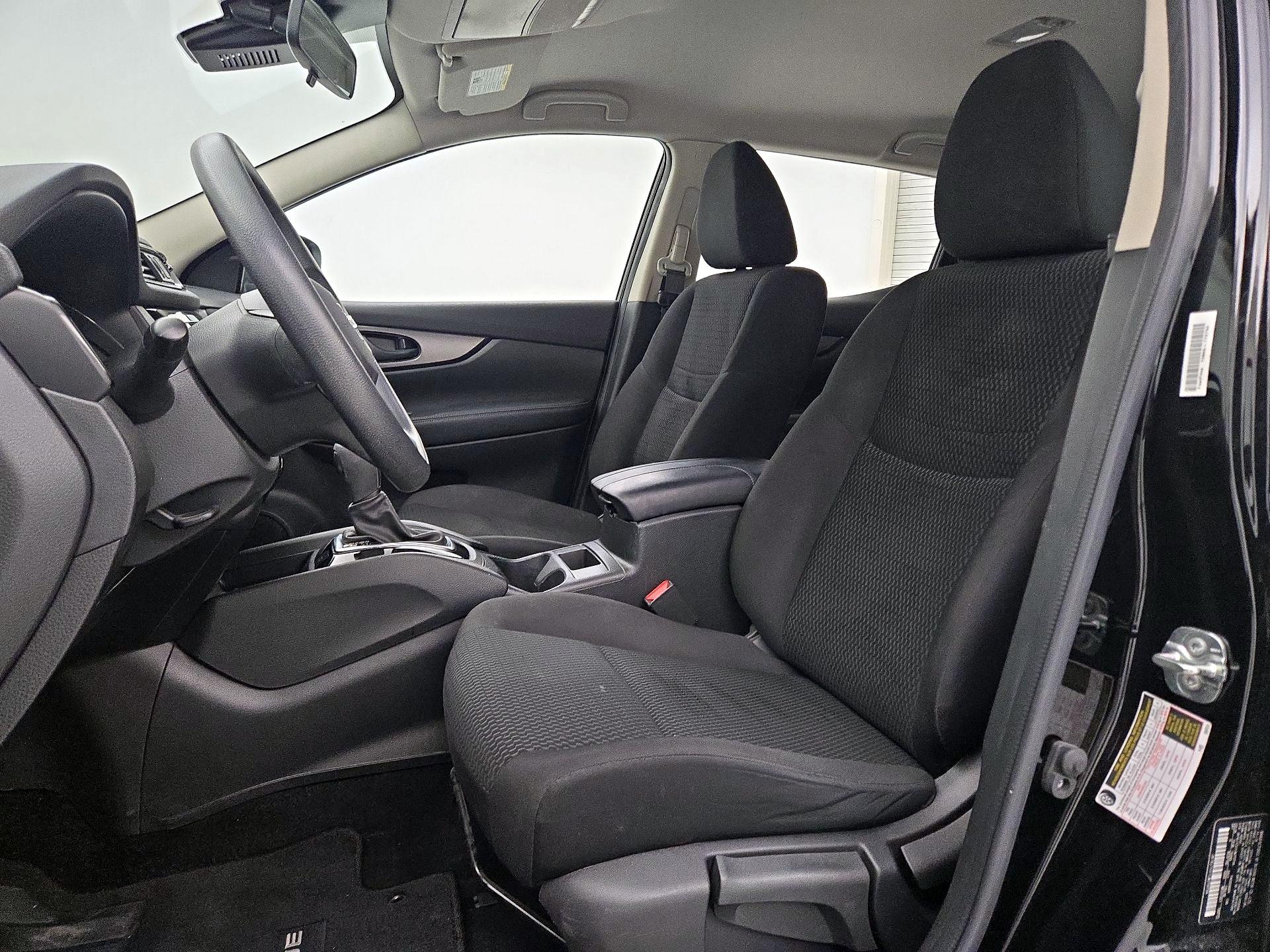 Thumbnail: 2020 Nissan Rogue Sport - 11