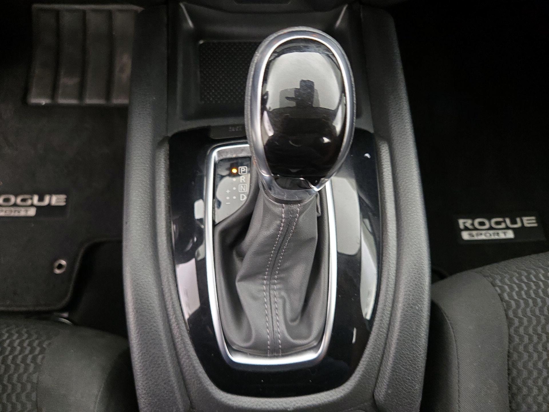 Thumbnail: 2020 Nissan Rogue Sport - 17