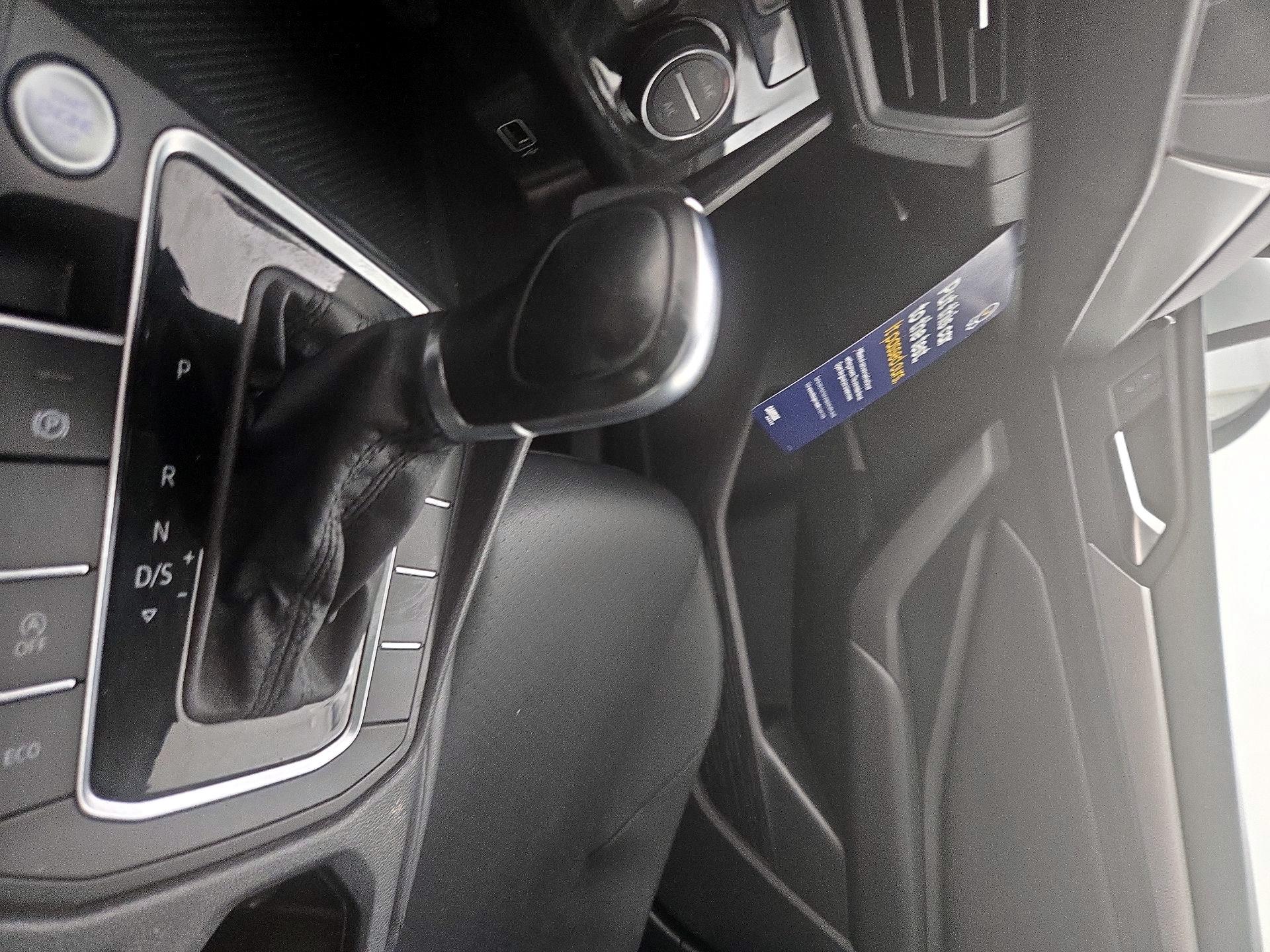 Thumbnail: 2019 Volkswagen Jetta - 17