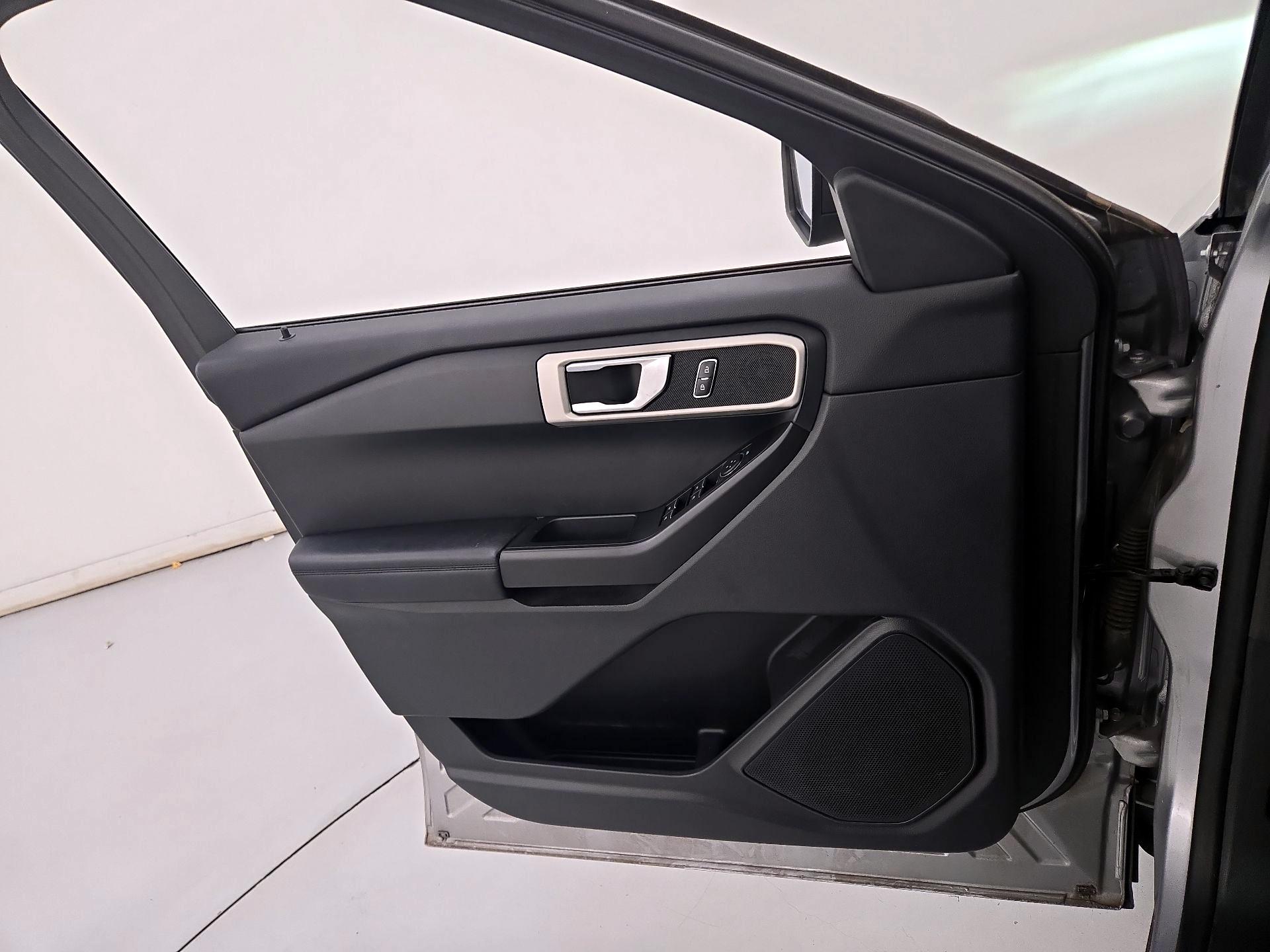 Thumbnail: 2021 Ford Explorer - 12