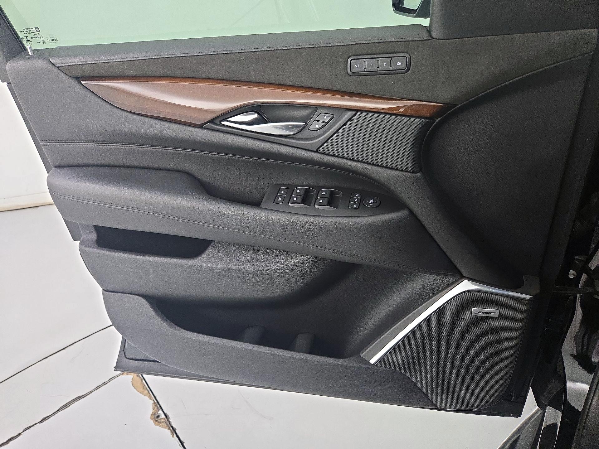 Thumbnail: 2019 Cadillac Escalade - 12