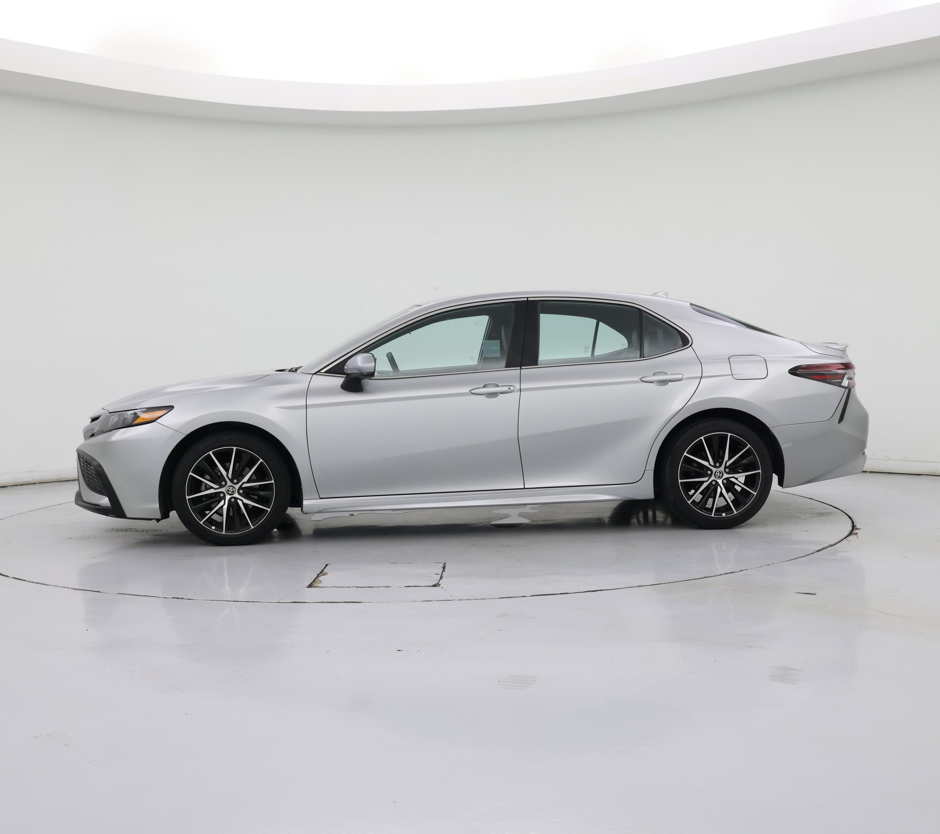 Thumbnail: 2021 Toyota Camry - 3