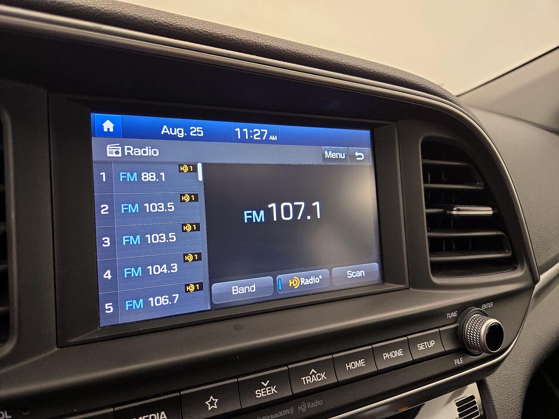 Thumbnail: 2020 Hyundai Elantra - 15
