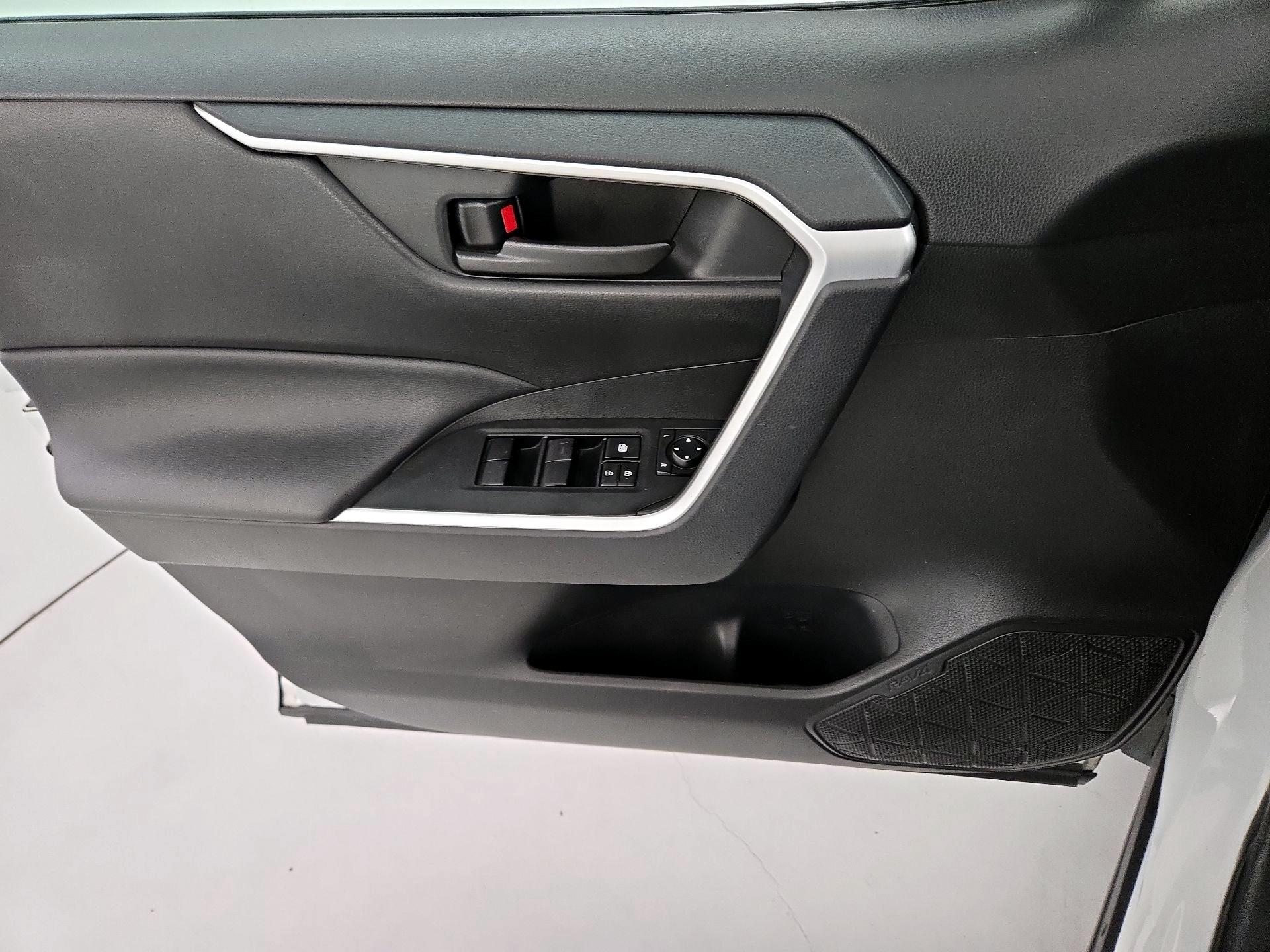 Thumbnail: 2021 Toyota RAV4 - 12