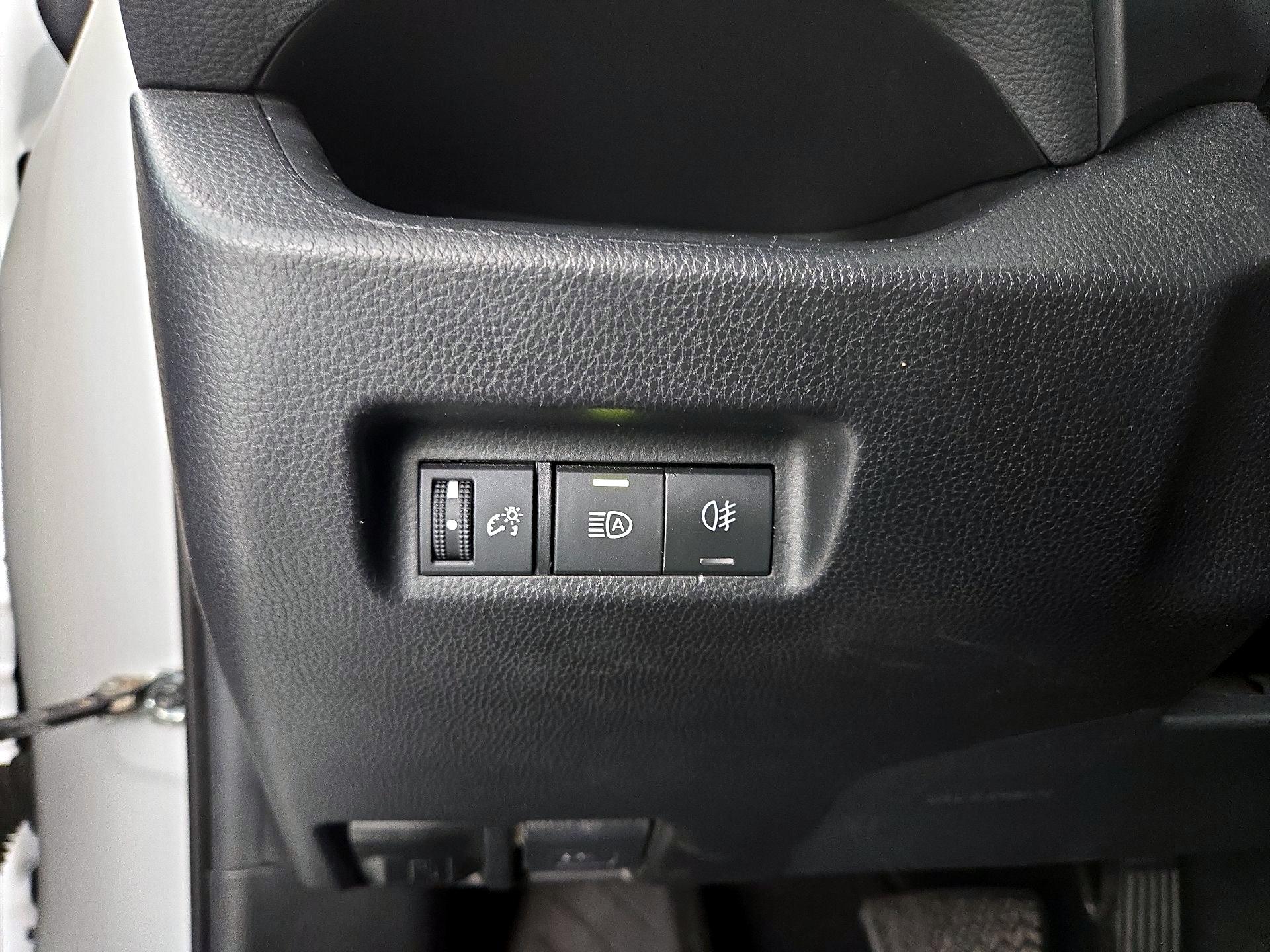 Thumbnail: 2021 Toyota RAV4 - 13