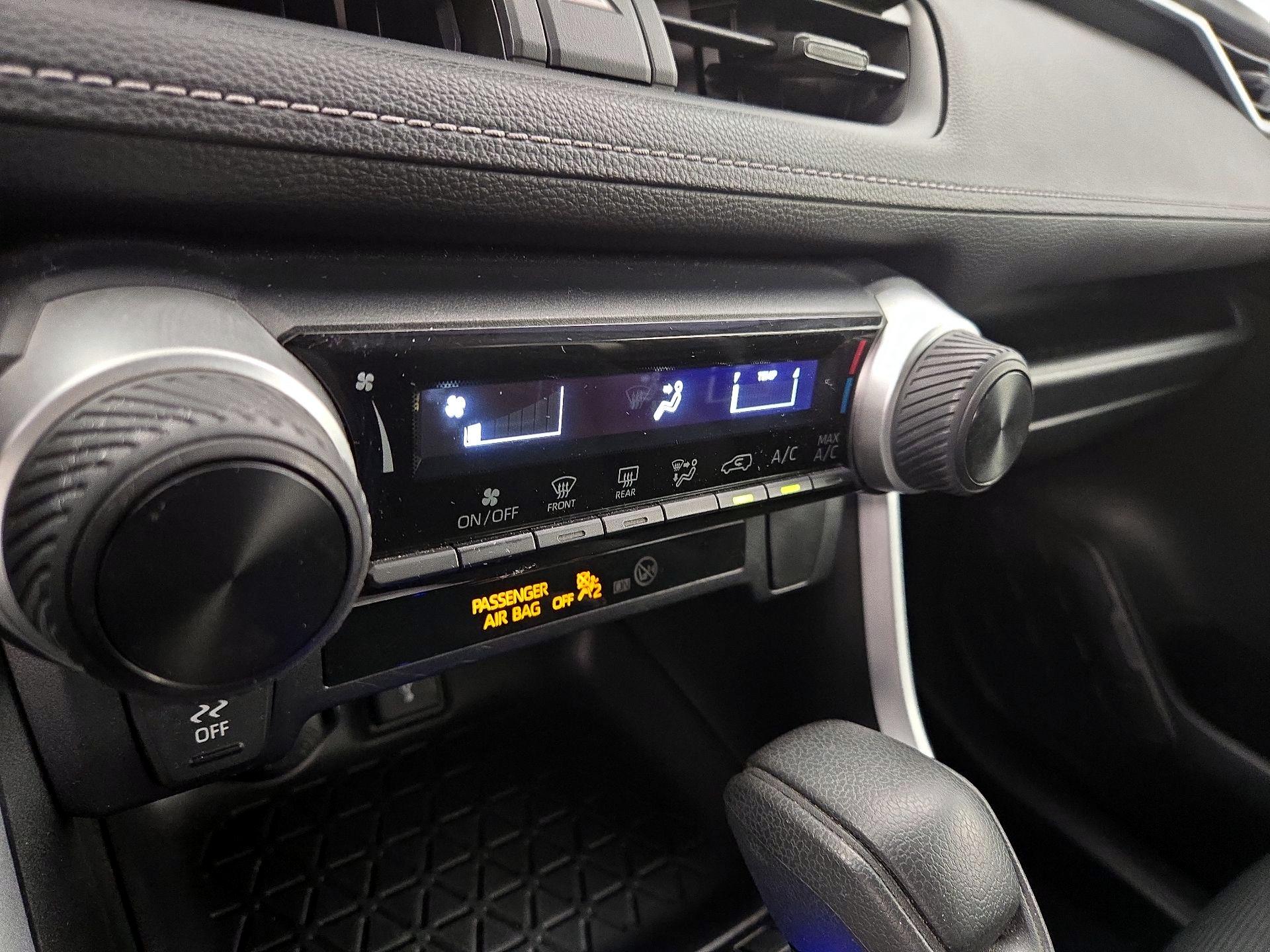 Thumbnail: 2021 Toyota RAV4 - 16