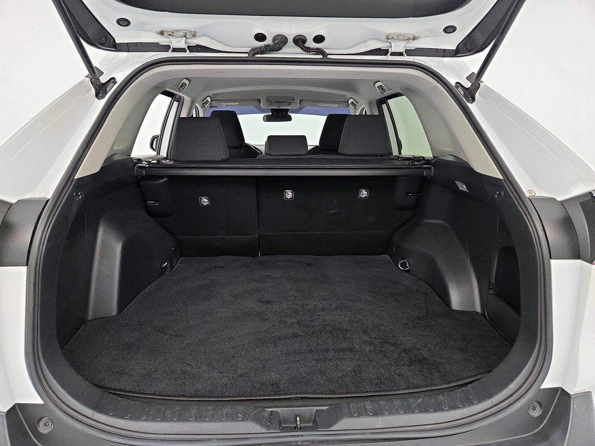 Thumbnail: 2021 Toyota RAV4 - 20