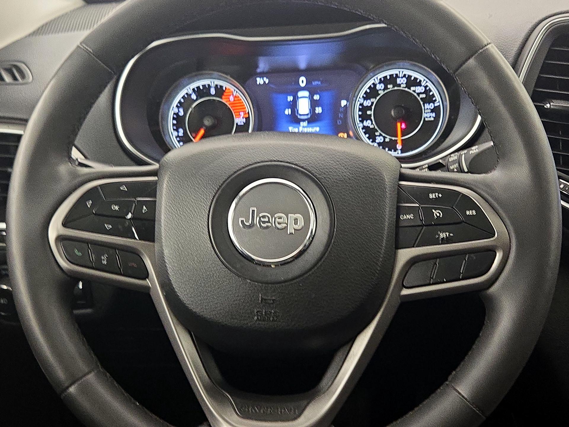 Thumbnail: 2022 Jeep Cherokee - 10
