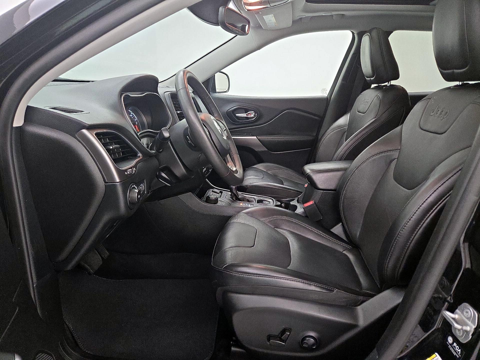 Thumbnail: 2022 Jeep Cherokee - 11