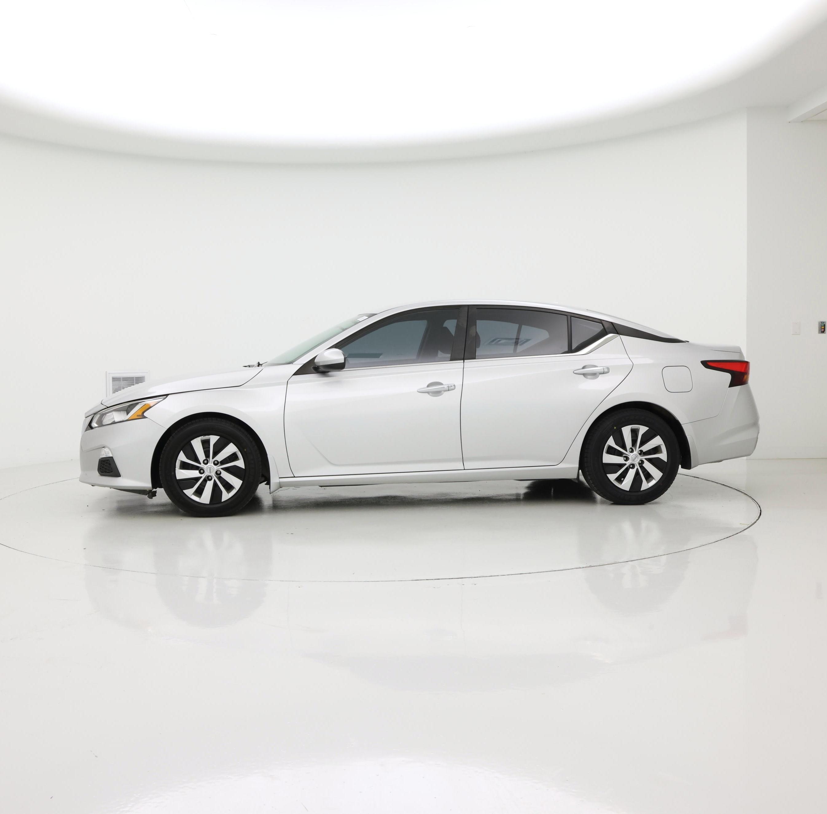 Thumbnail: 2020 Nissan Altima - 3