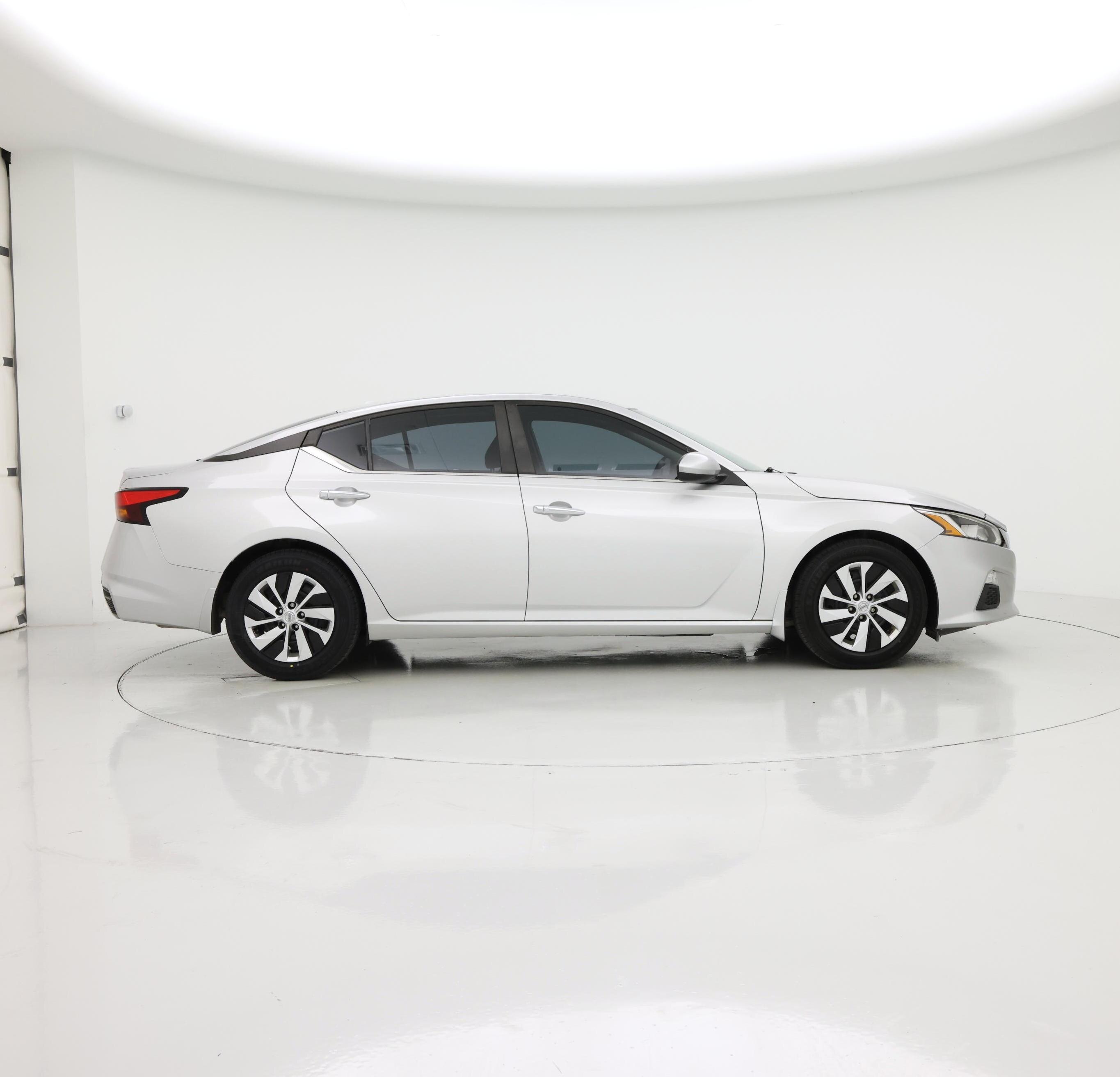 Thumbnail: 2020 Nissan Altima - 7