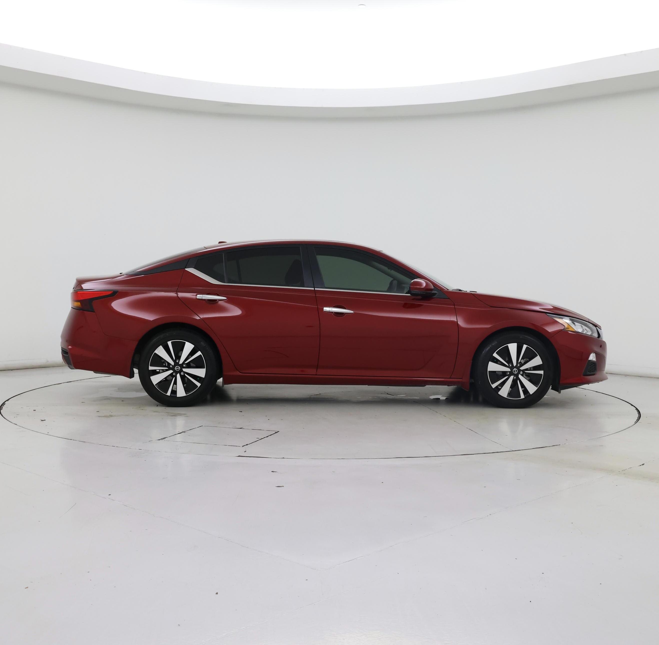 Thumbnail: 2022 Nissan Altima - 7
