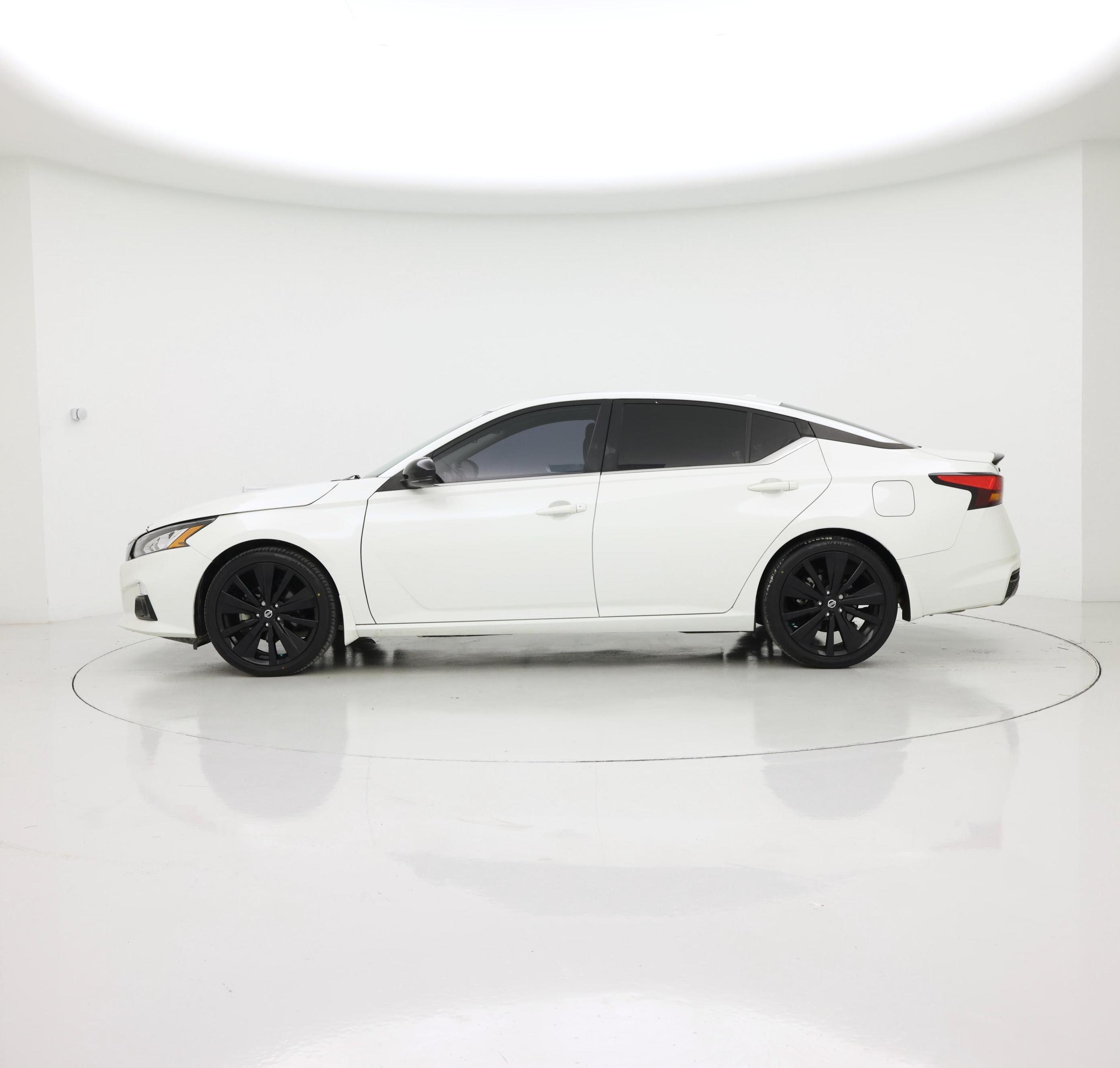 Thumbnail: 2022 Nissan Altima - 3