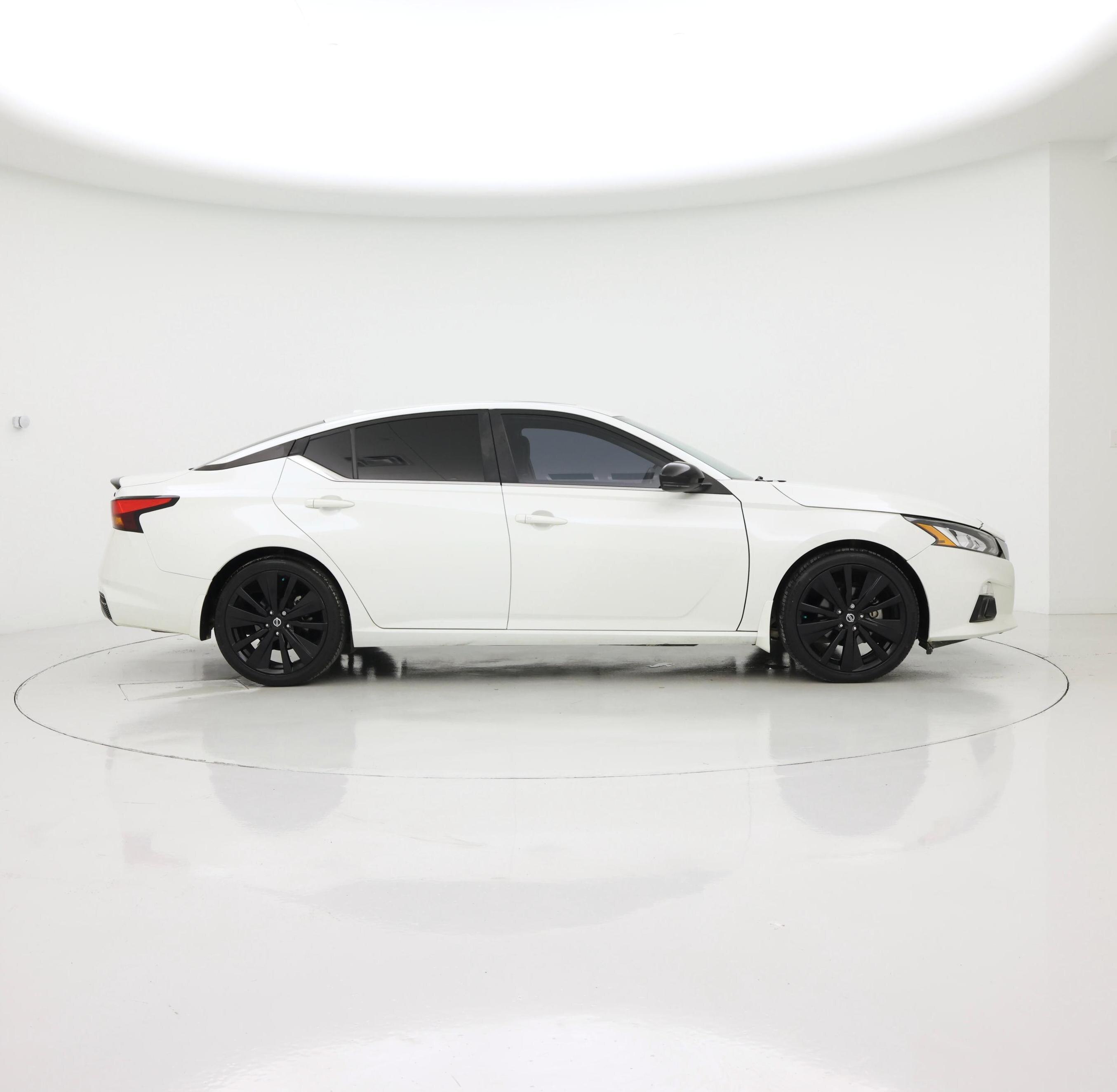 Thumbnail: 2022 Nissan Altima - 7