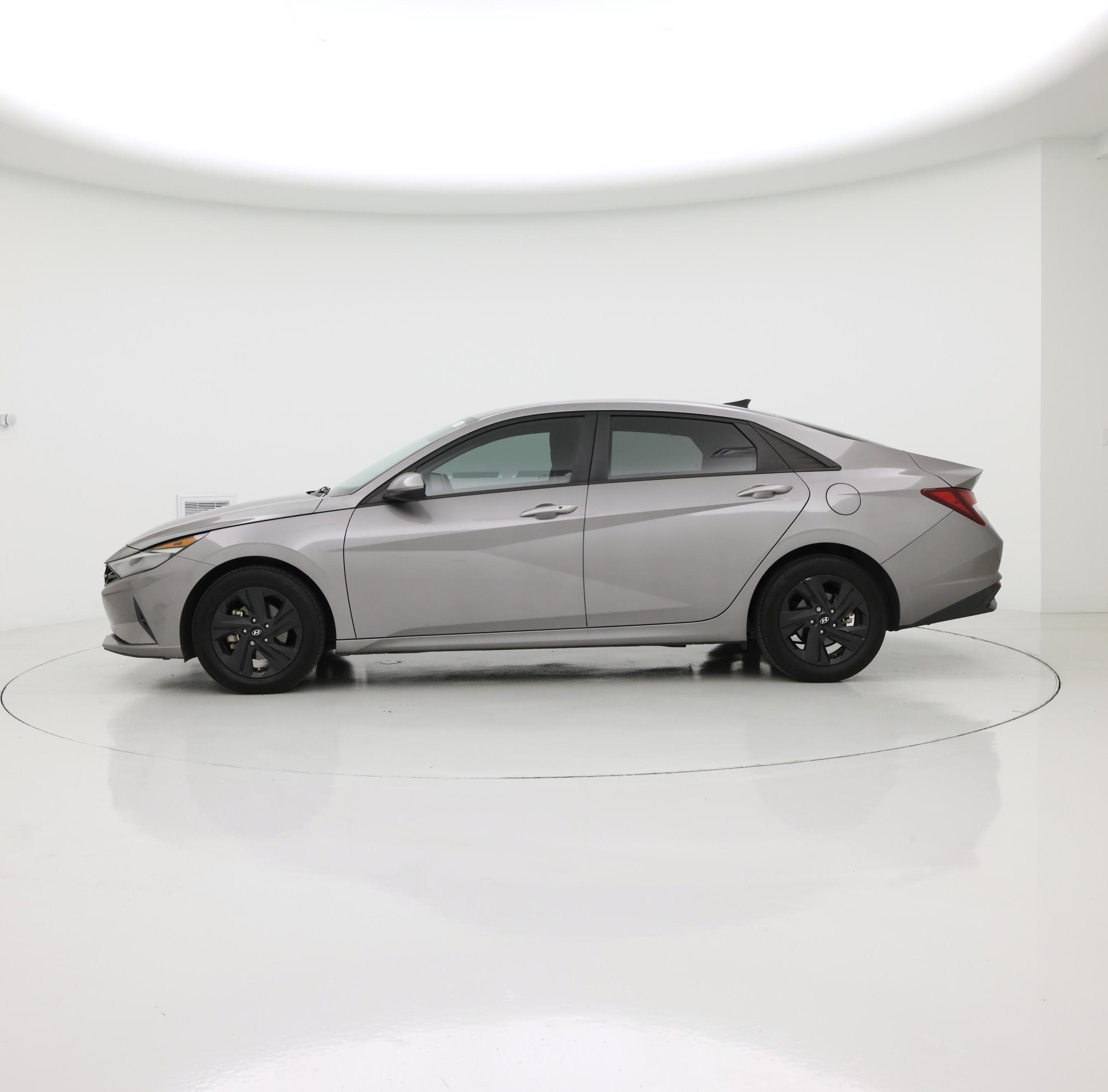 Thumbnail: 2023 Hyundai Elantra - 3