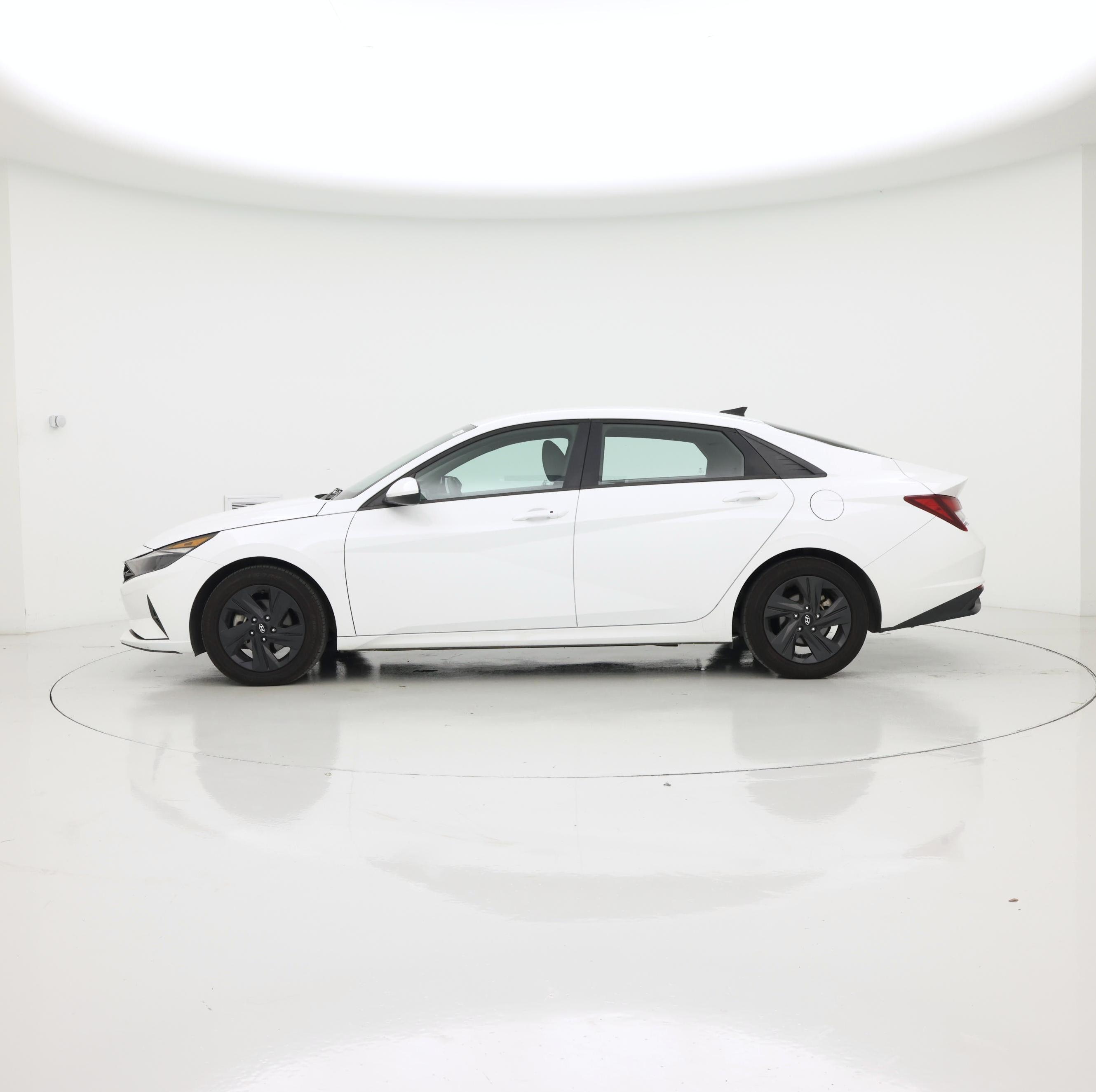 Thumbnail: 2023 Hyundai Elantra - 3