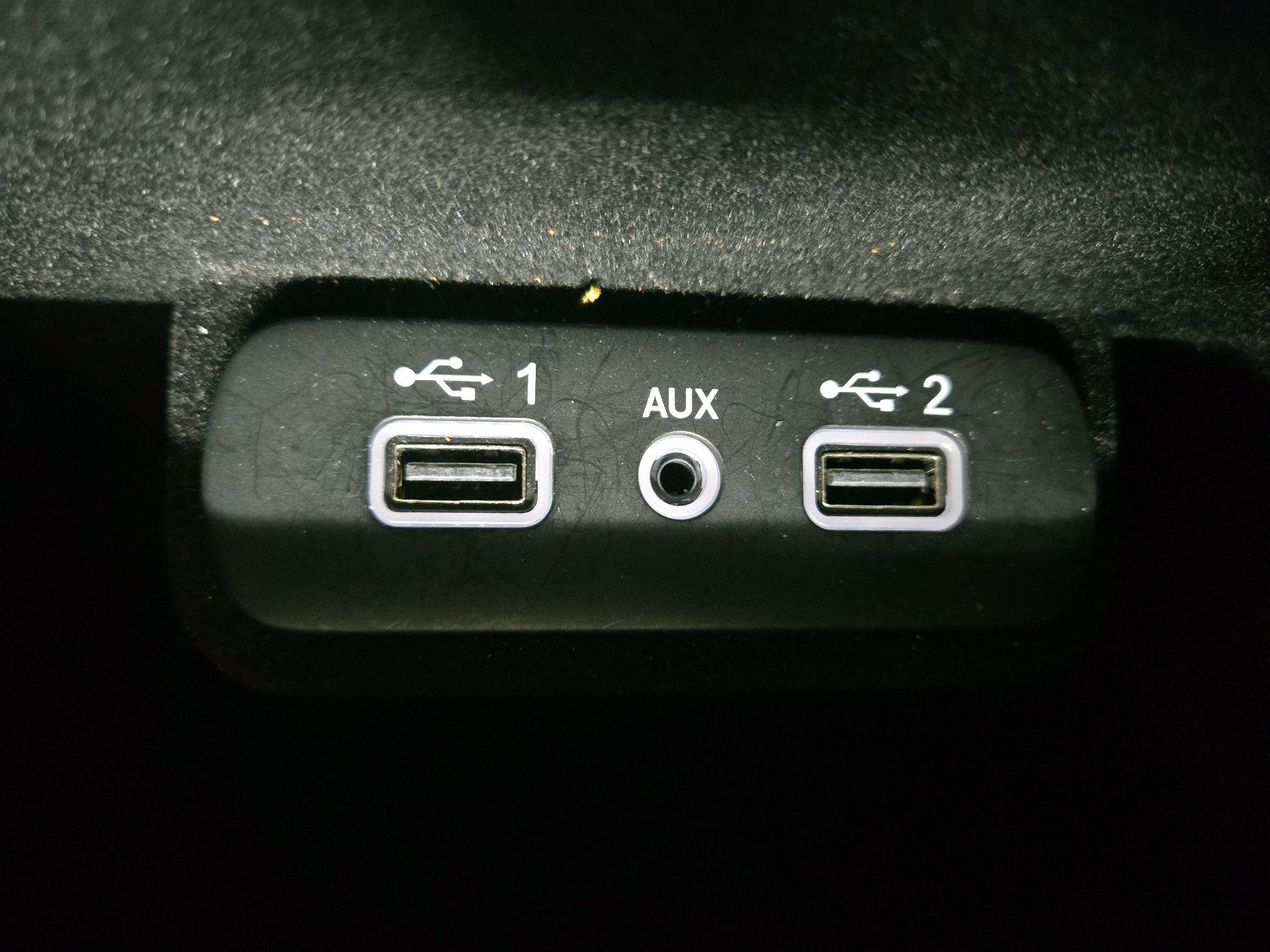 Thumbnail: 2021 Dodge Charger - 18