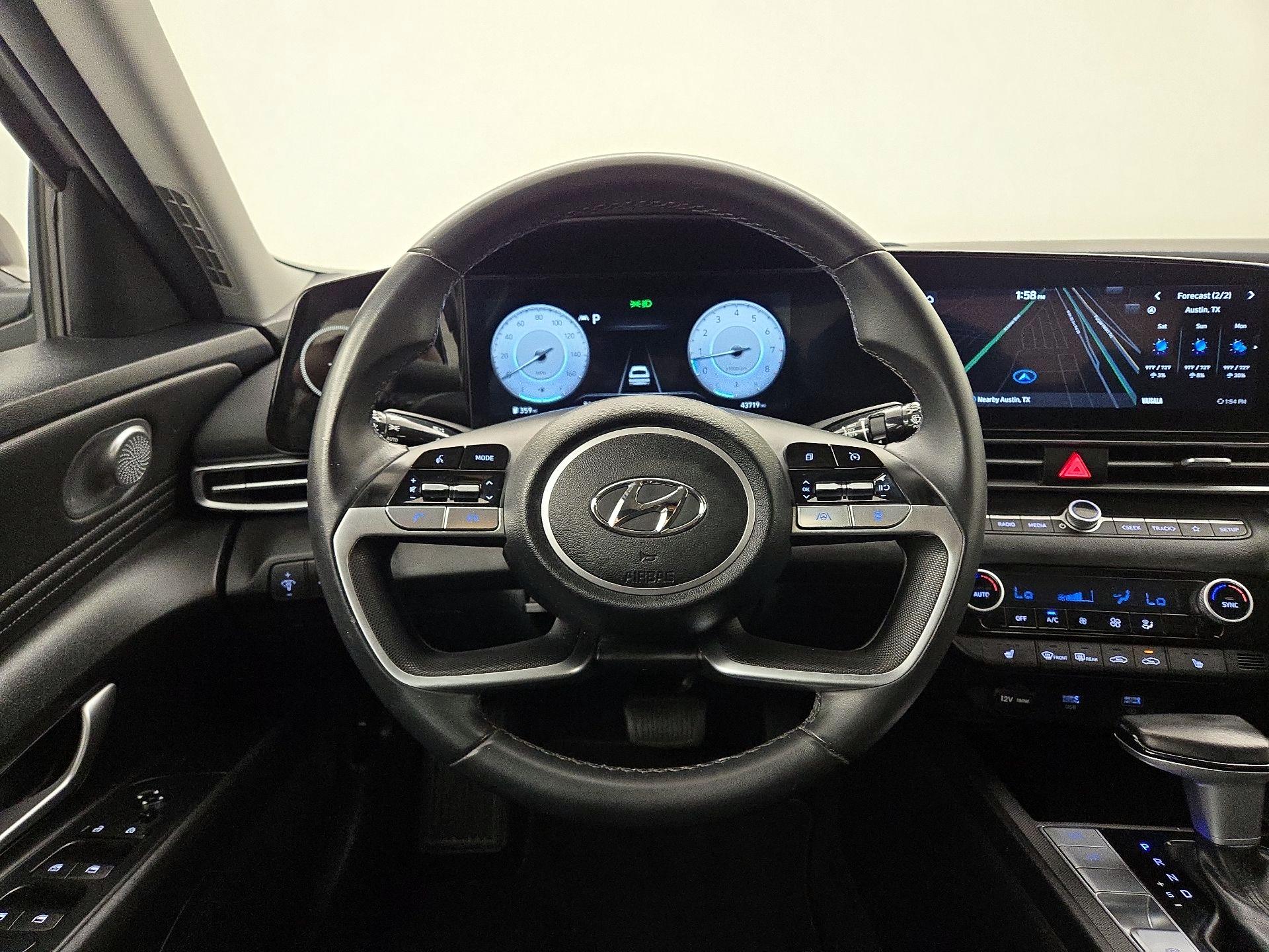 Thumbnail: 2023 Hyundai Elantra - 10