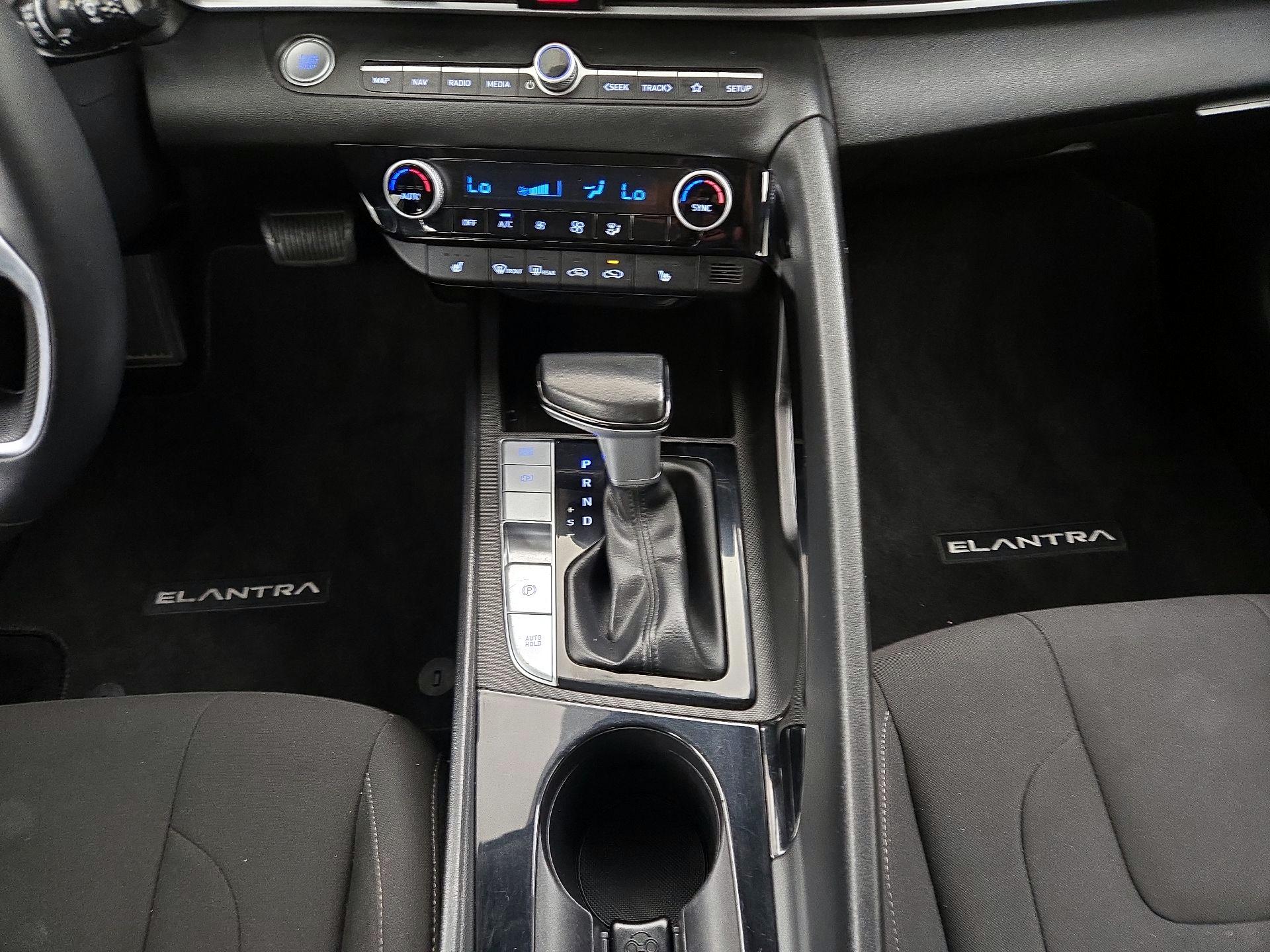 Thumbnail: 2023 Hyundai Elantra - 18