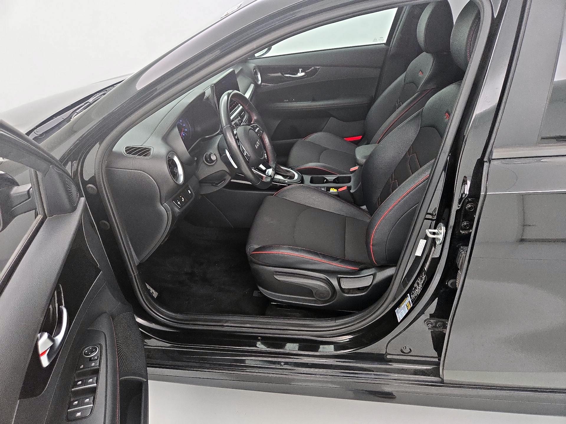 Thumbnail: 2022 Kia Forte - 11