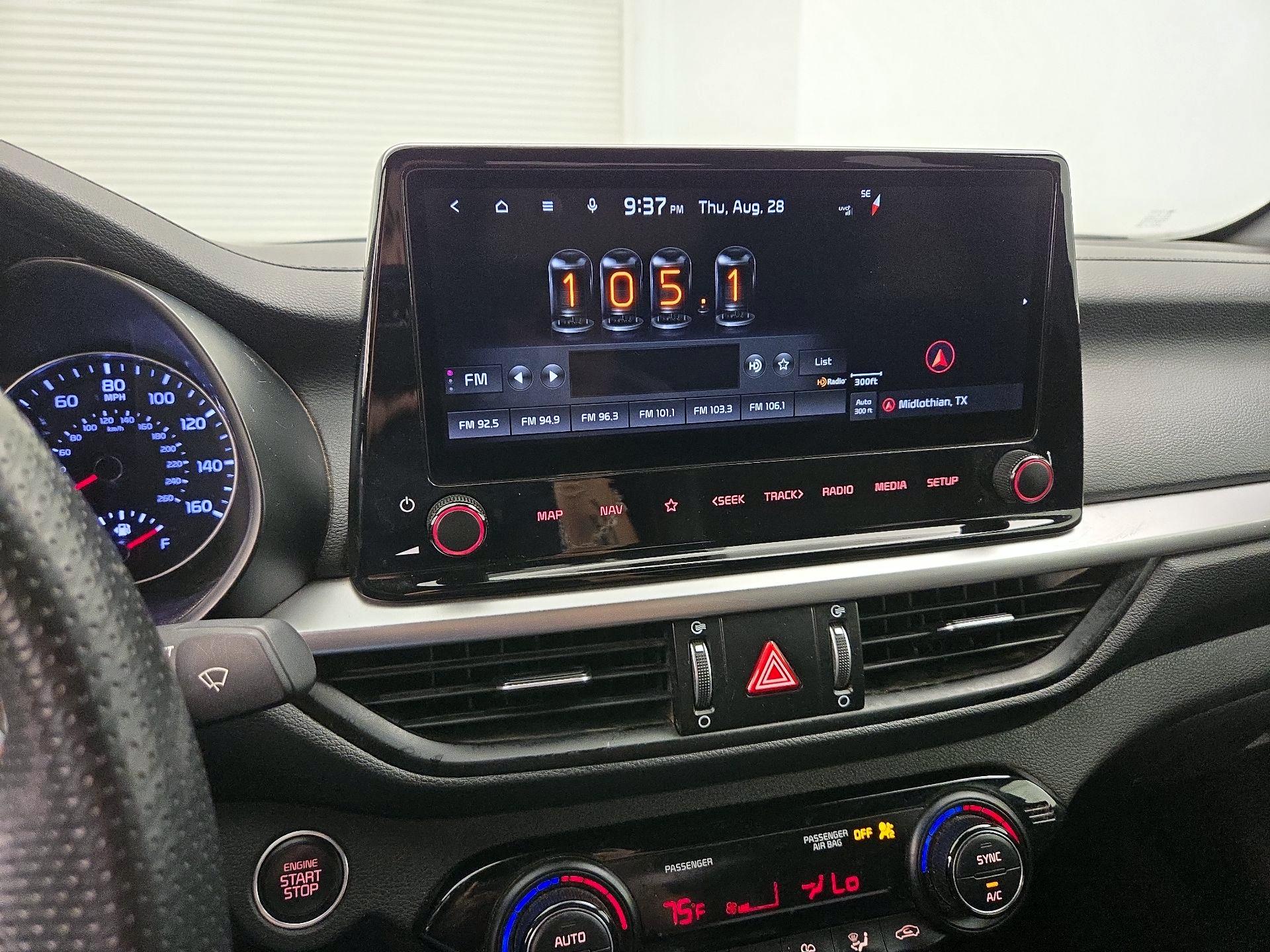 Thumbnail: 2022 Kia Forte - 16
