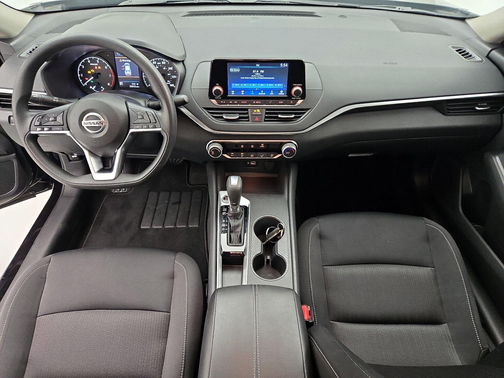 Thumbnail: 2022 Nissan Altima - 9