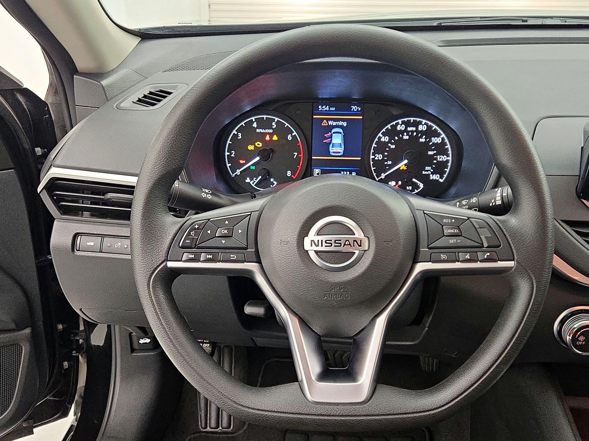 Thumbnail: 2022 Nissan Altima - 10