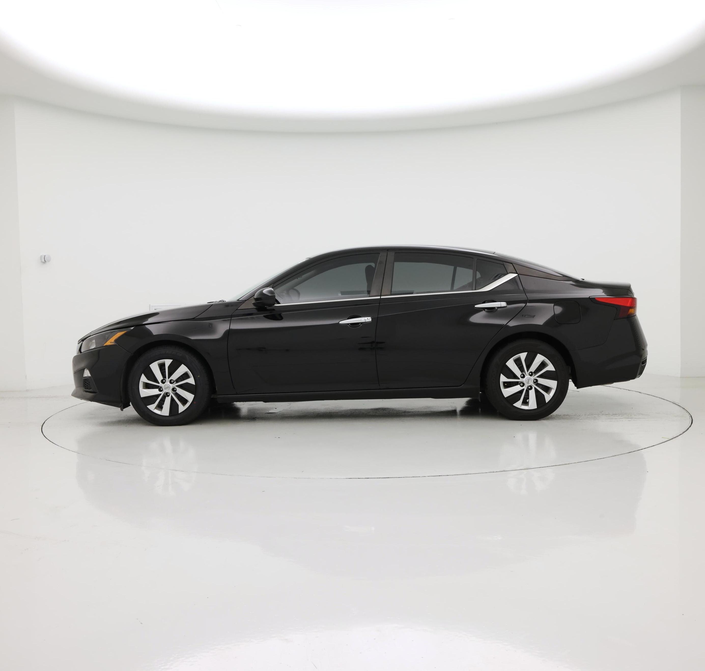 Thumbnail: 2022 Nissan Altima - 3
