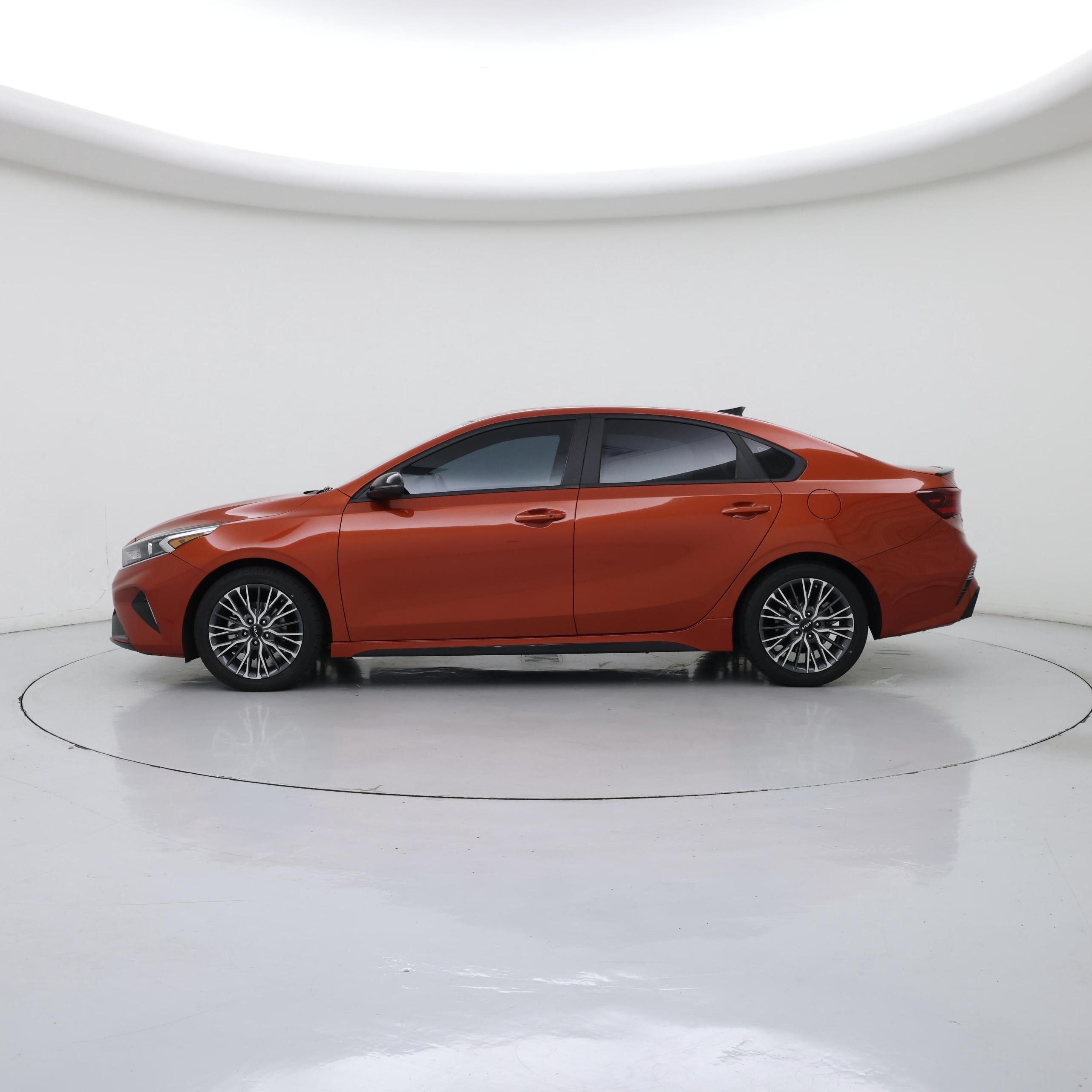 Thumbnail: 2023 Kia Forte - 3