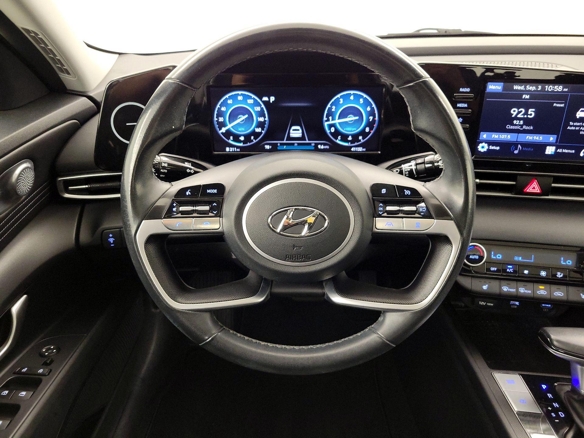 Thumbnail: 2022 Hyundai Elantra - 10
