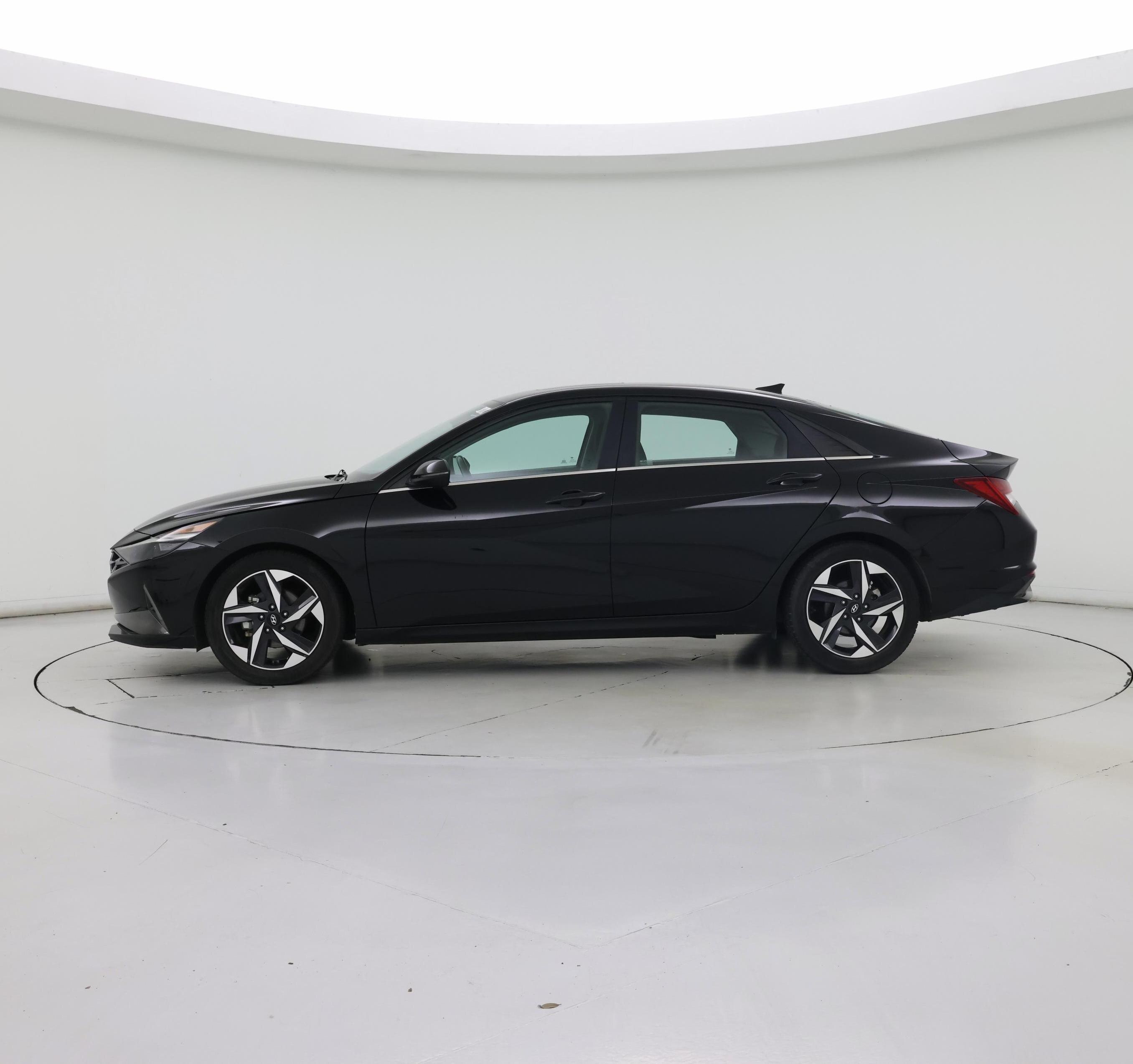 Thumbnail: 2022 Hyundai Elantra - 3